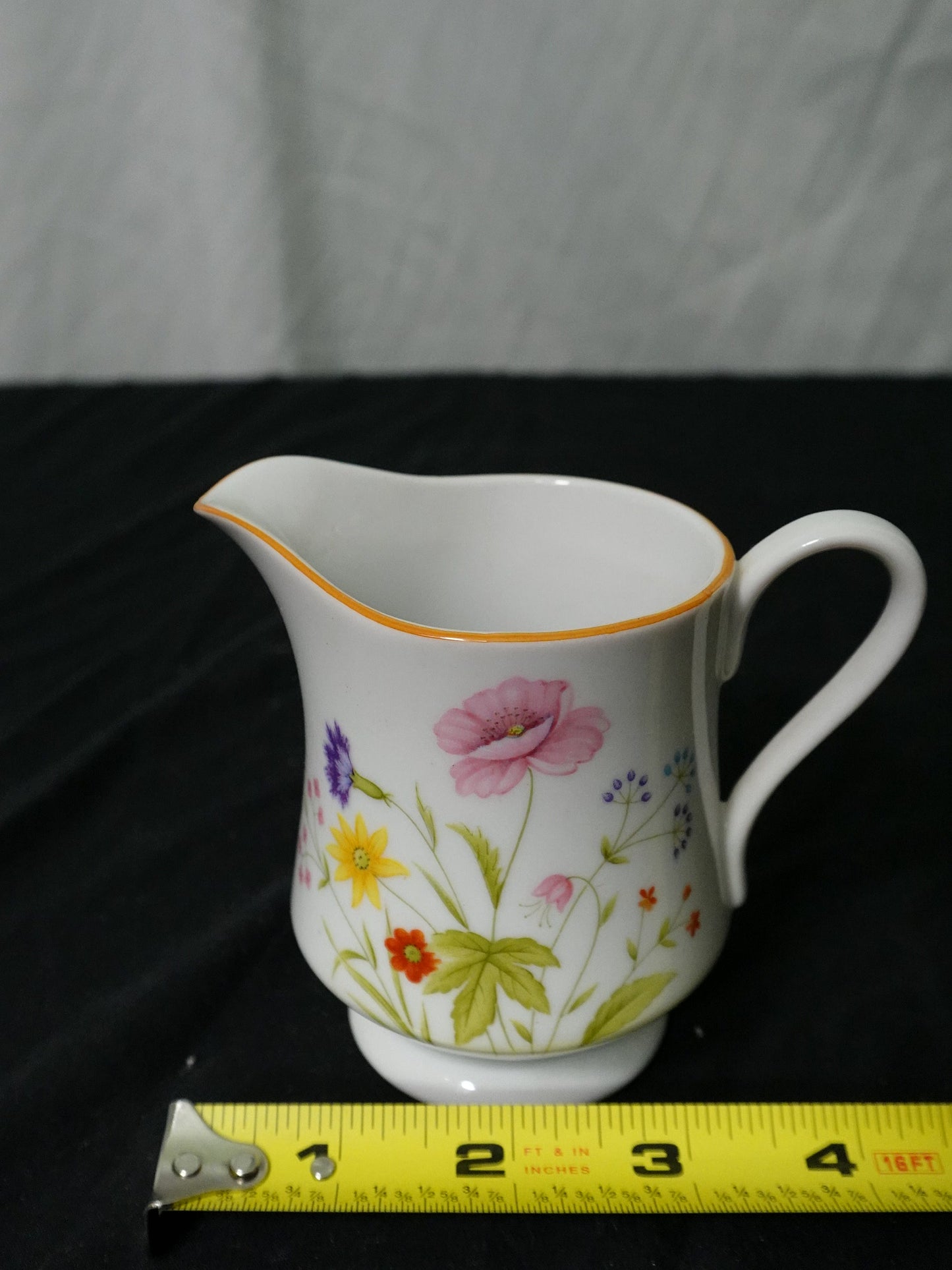 Mikasa Stratford Nita Summer Melody Creamer L9008