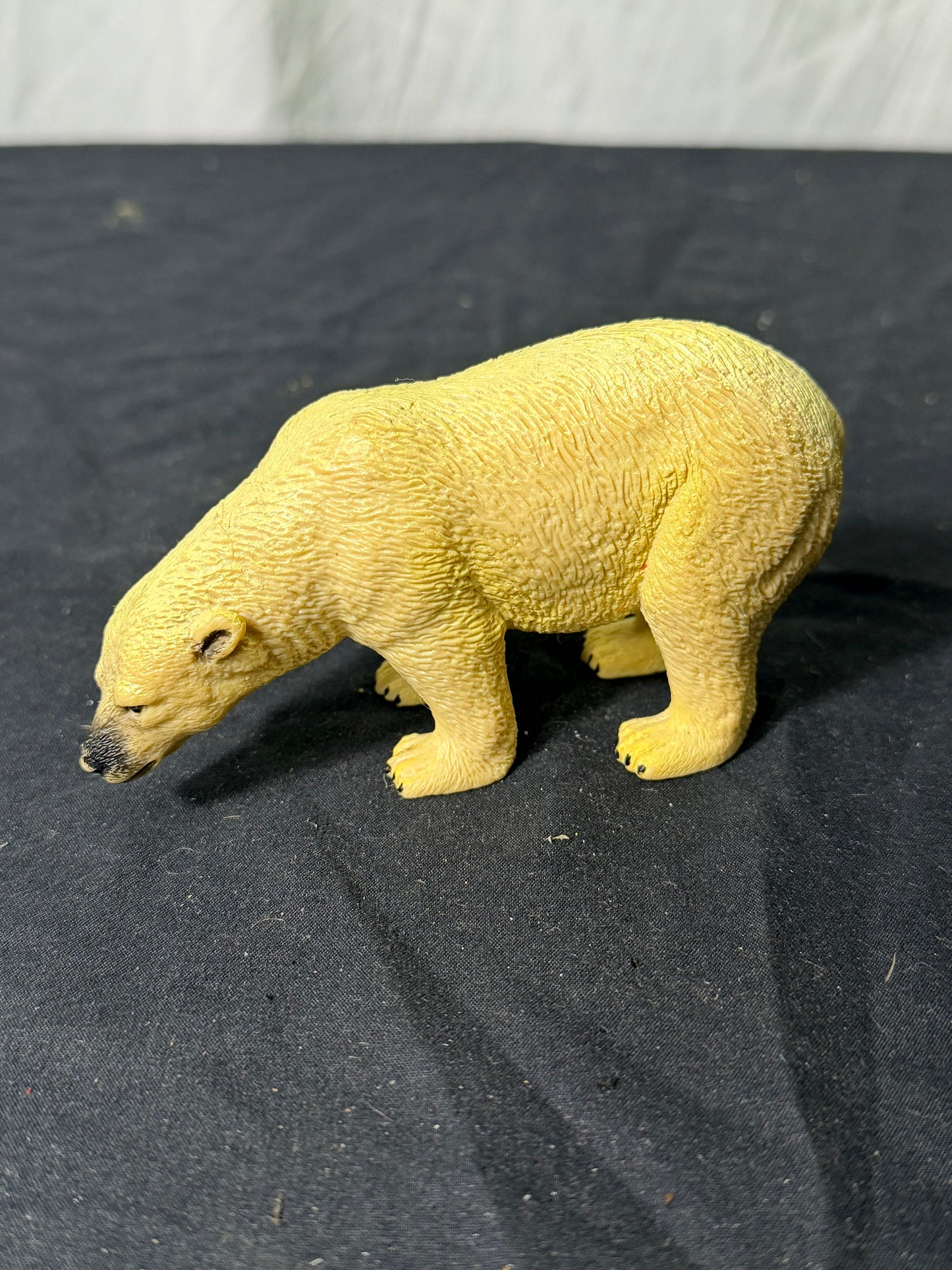 1990 Safari LTD Polar Bear Figure Yellow 7 Long 3 Tall