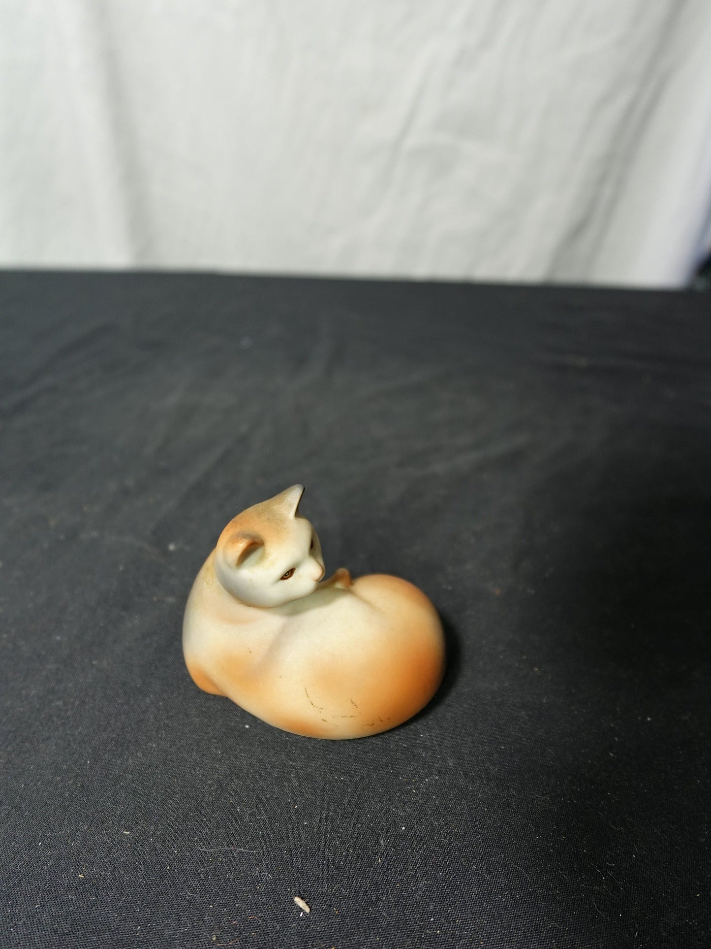 Avon 1984 Cat Figurine