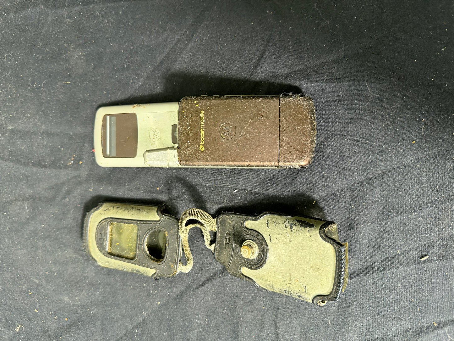Motorola RAZR V3 Flip Phone with Case