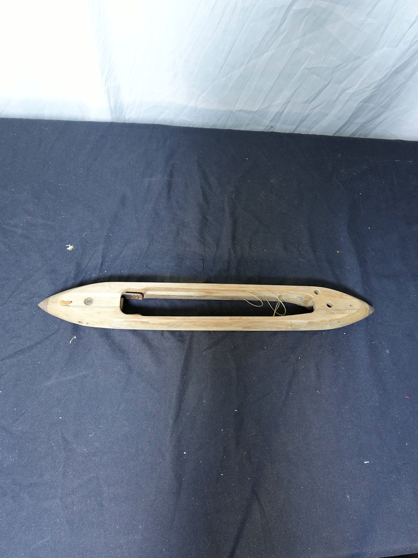 Wooden Weaving Shuttle with Metal Mechanism