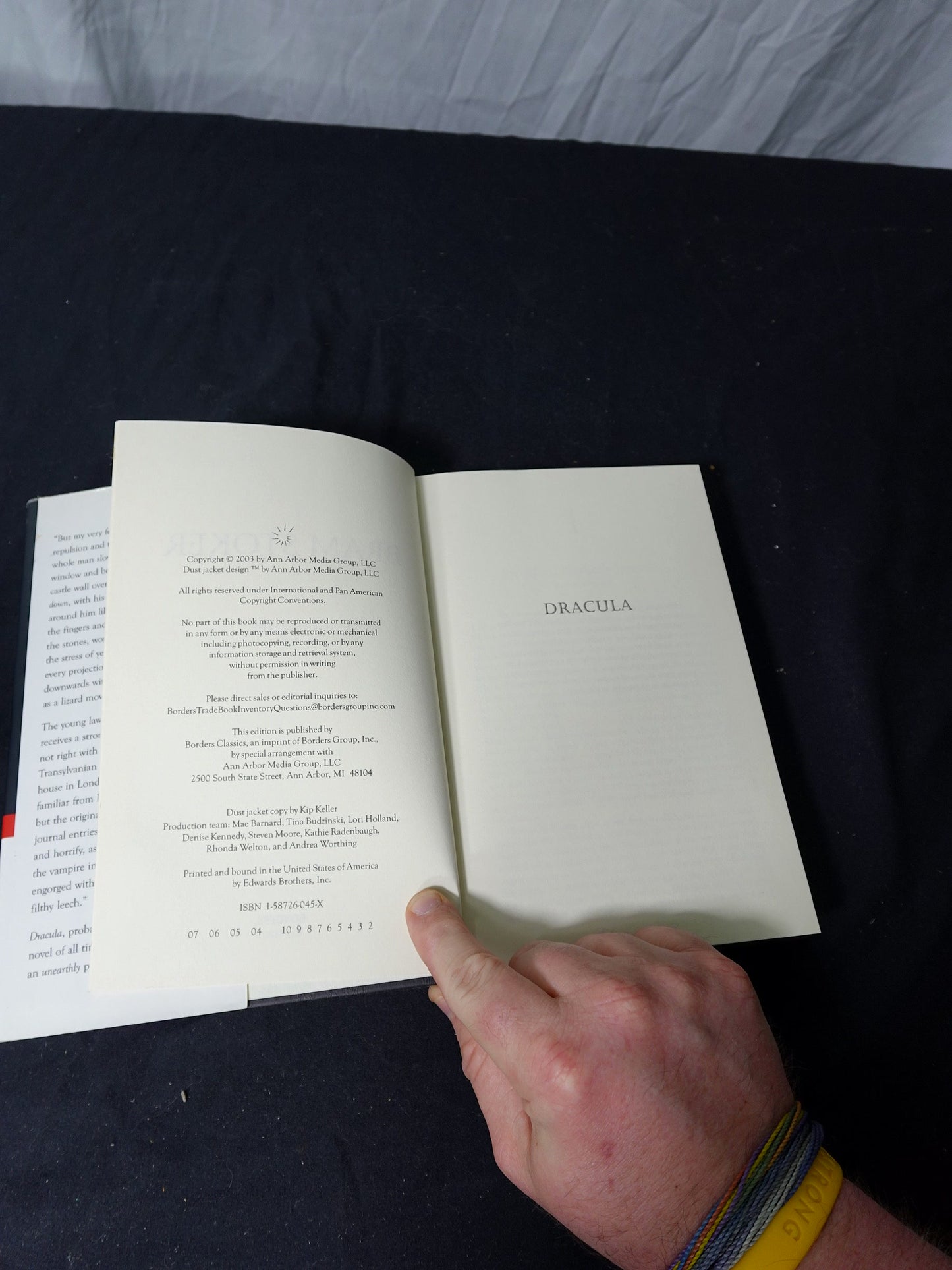 Bram Stoker Dracula Borders Classics Book