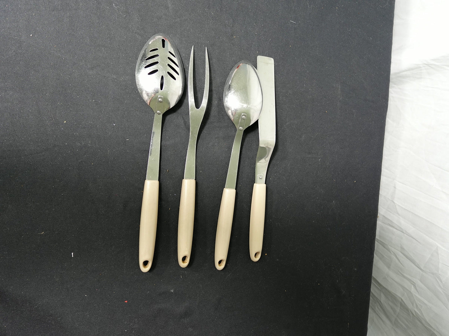 Vintage Flint Wheat Arrowhead Stainless Serving Utensils Set