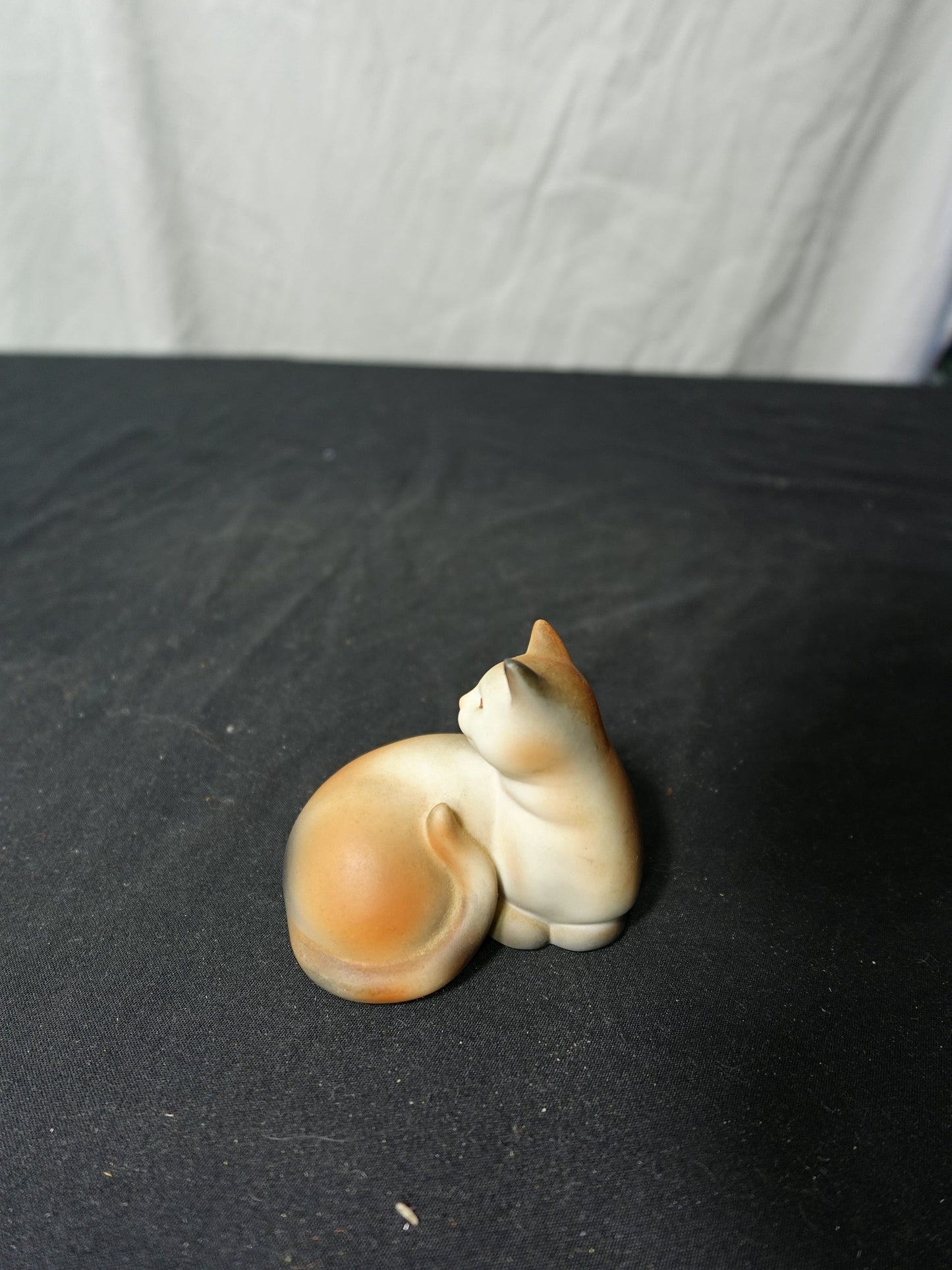 Avon 1984 Cat Figurine
