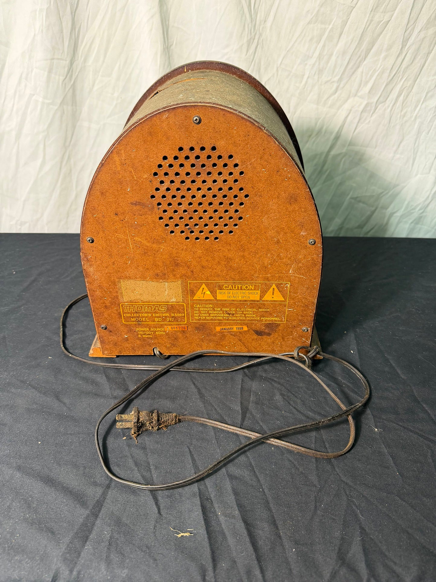 Thomas Radio Model SD-247 Vintage Wooden Radio