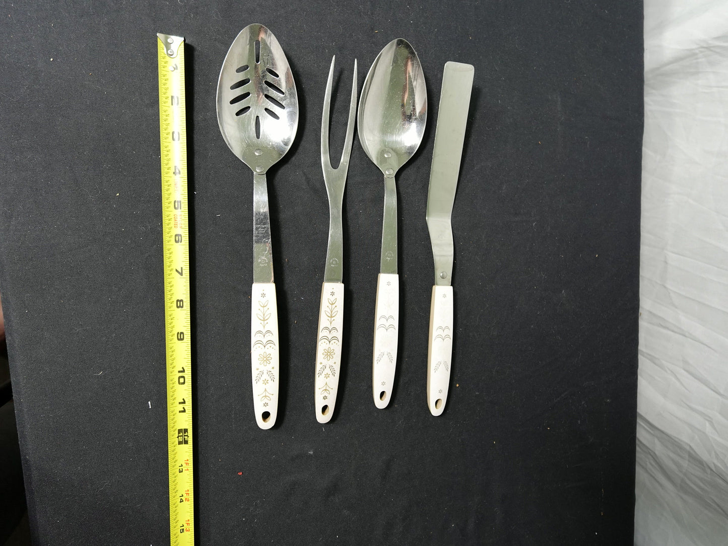 Vintage Flint Wheat Arrowhead Stainless Serving Utensils Set