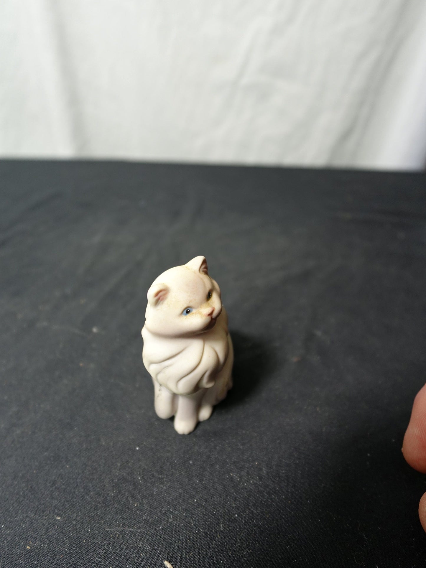 Avon 1984 Cat Figurine