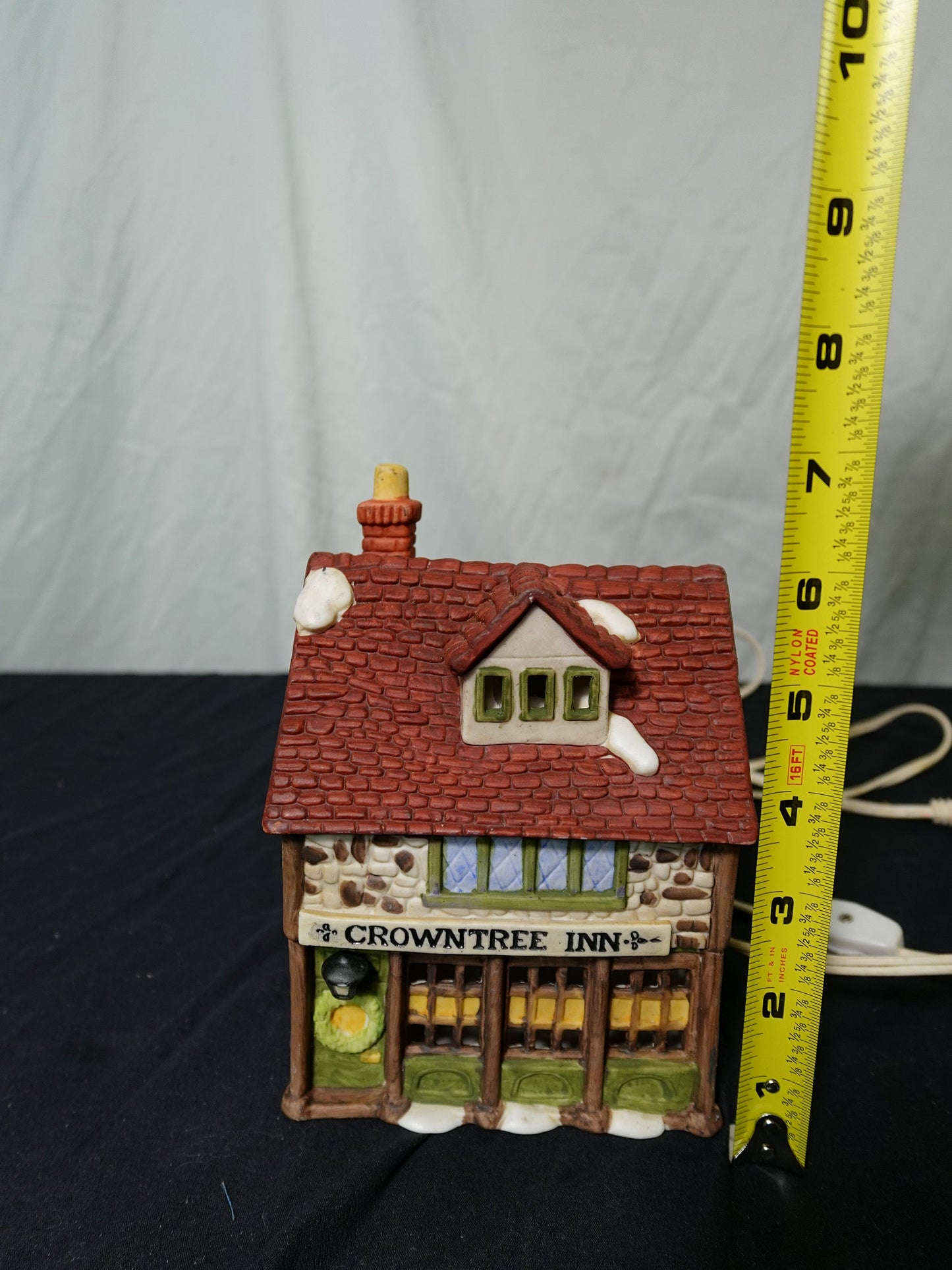 Dept 56 Dickens Village Crowntree Inn 1984 Lighted Building