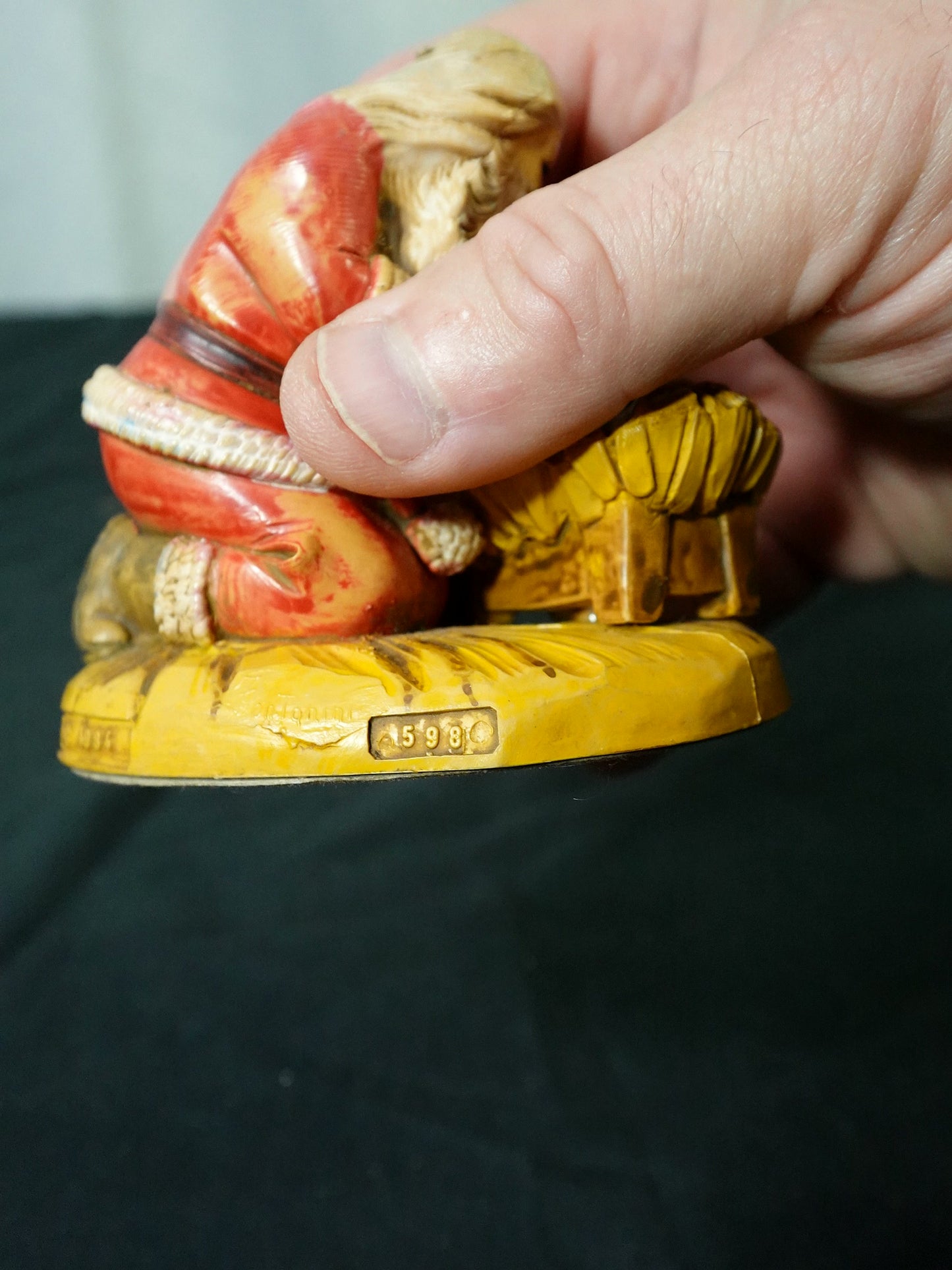 Vintage Fontanini Kneeling Santa Figurine 1984 Italy