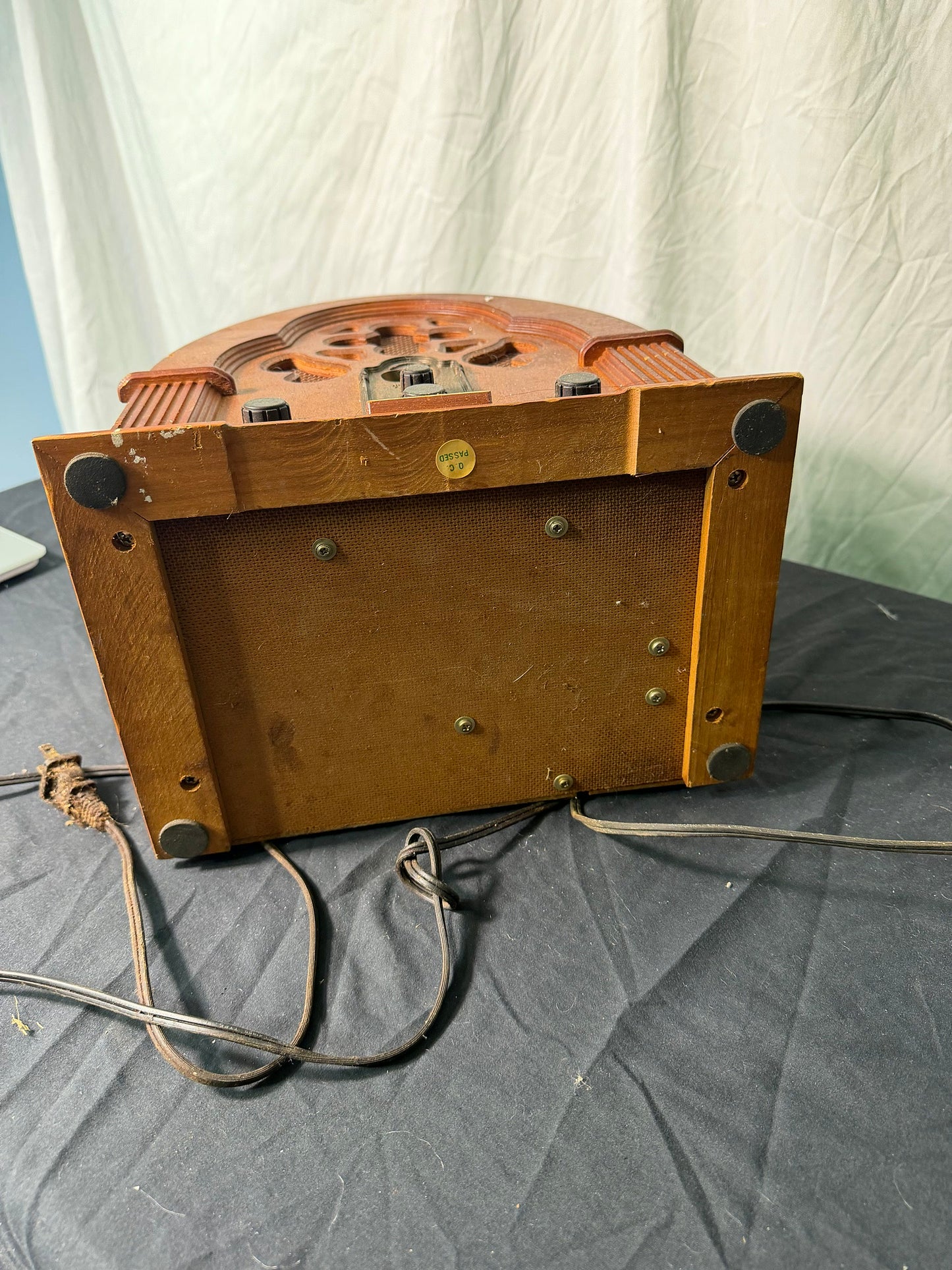 Thomas Radio Model SD-247 Vintage Wooden Radio