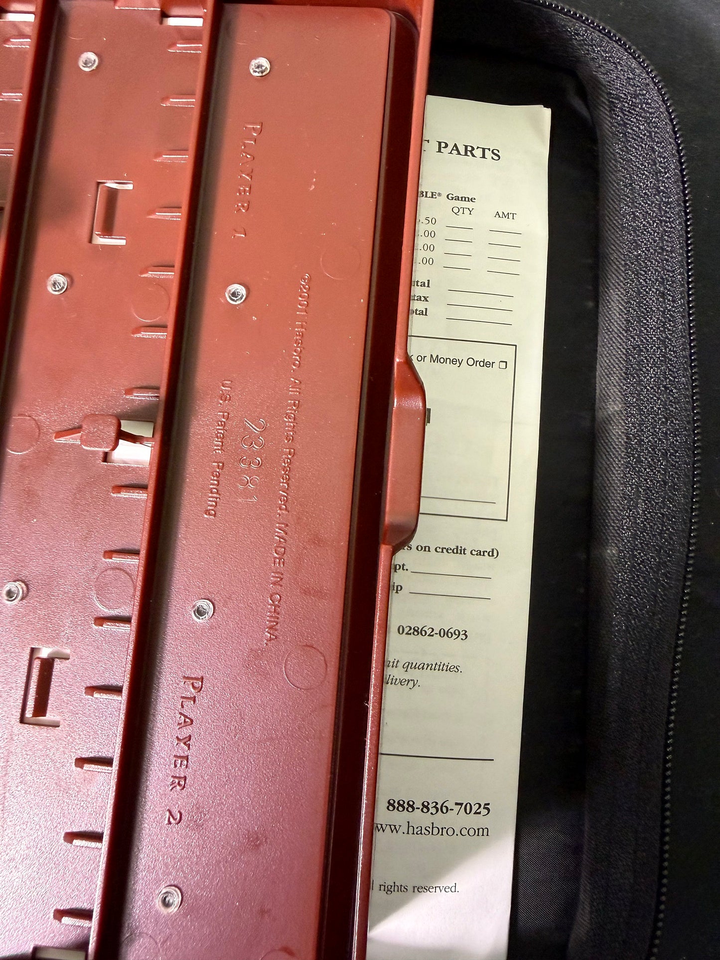 Hasbro Scrabble Folio Edition Travel Game with Zipper Case