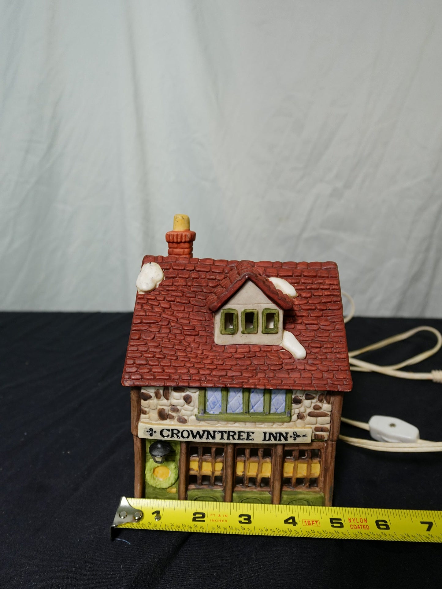 Dept 56 Dickens Village Crowntree Inn 1984 Lighted Building