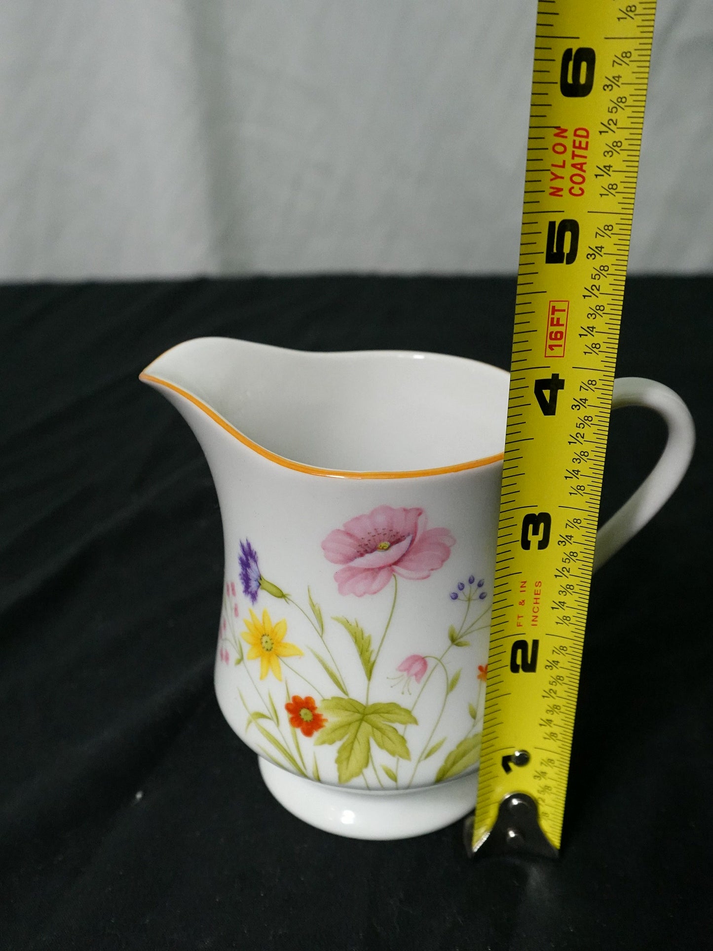 Mikasa Stratford Nita Summer Melody Creamer L9008