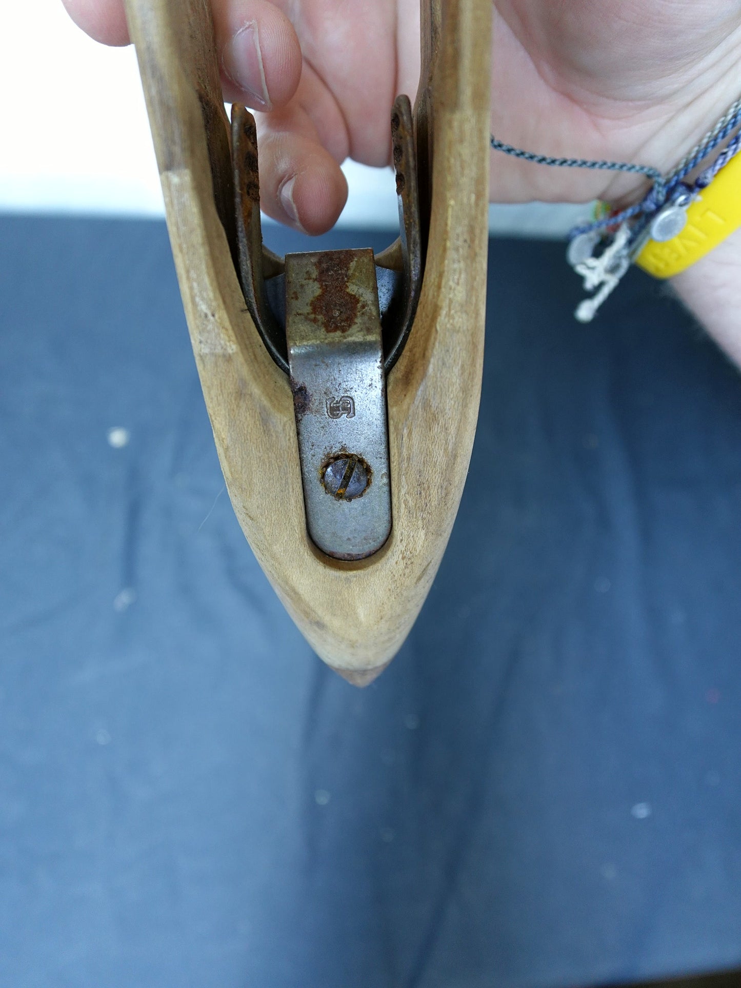 Wooden Weaving Shuttle with Metal Mechanism