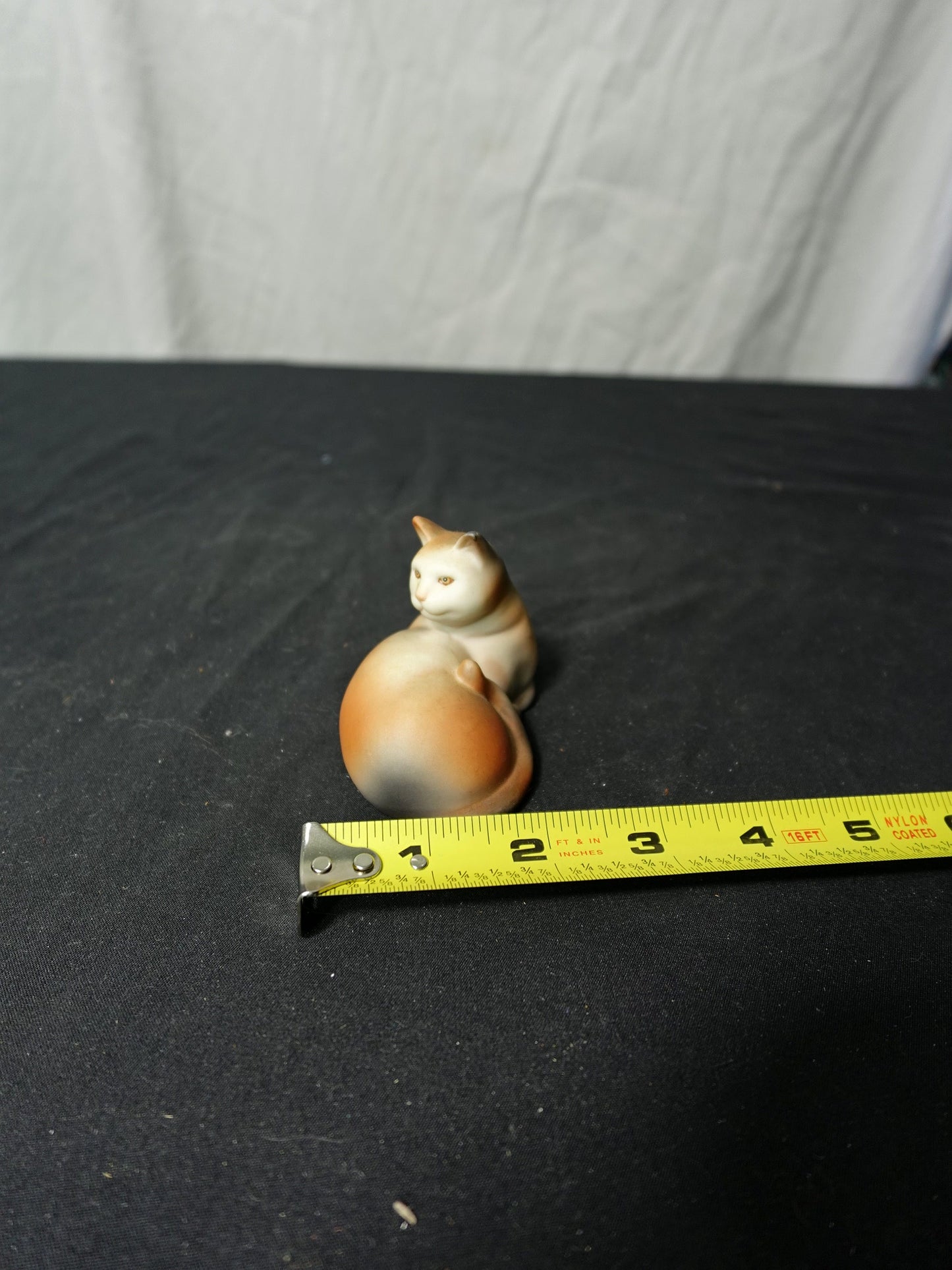 Avon 1984 Cat Figurine