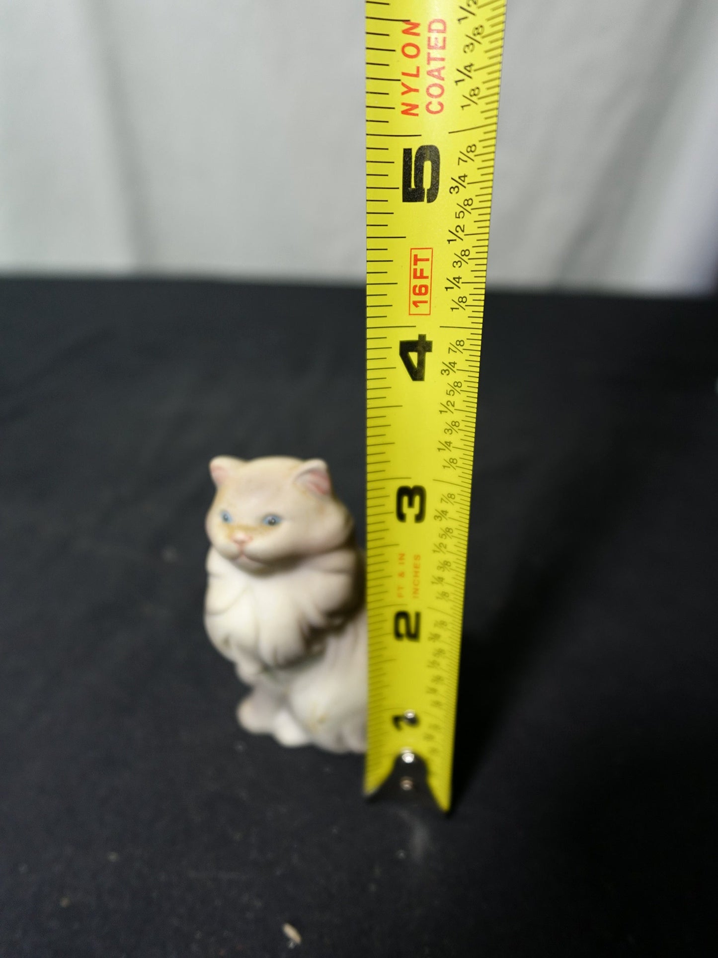Avon 1984 Cat Figurine