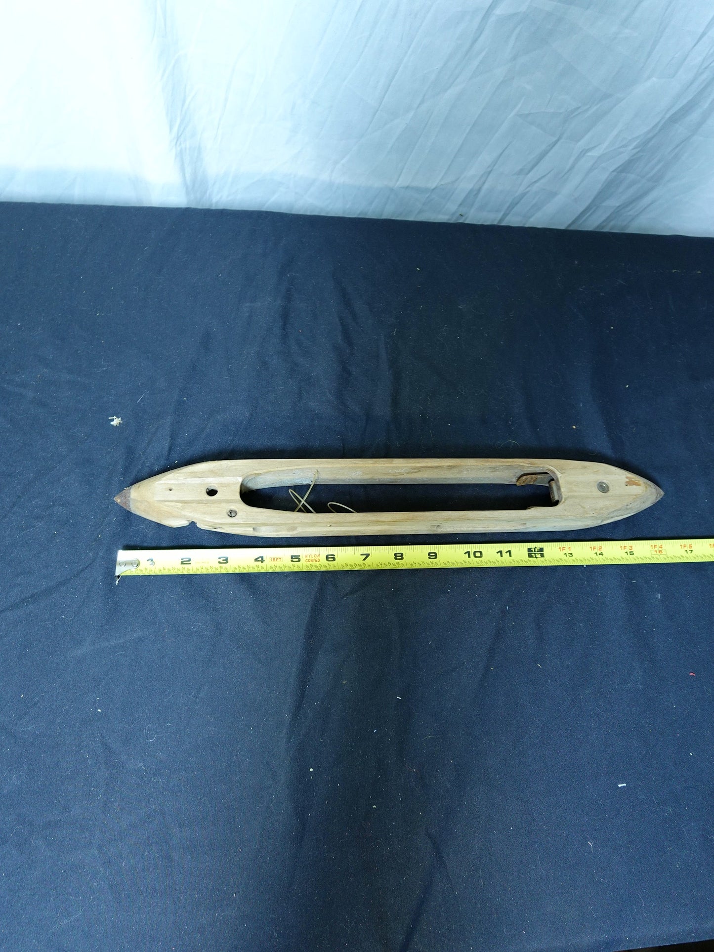 Wooden Weaving Shuttle with Metal Mechanism