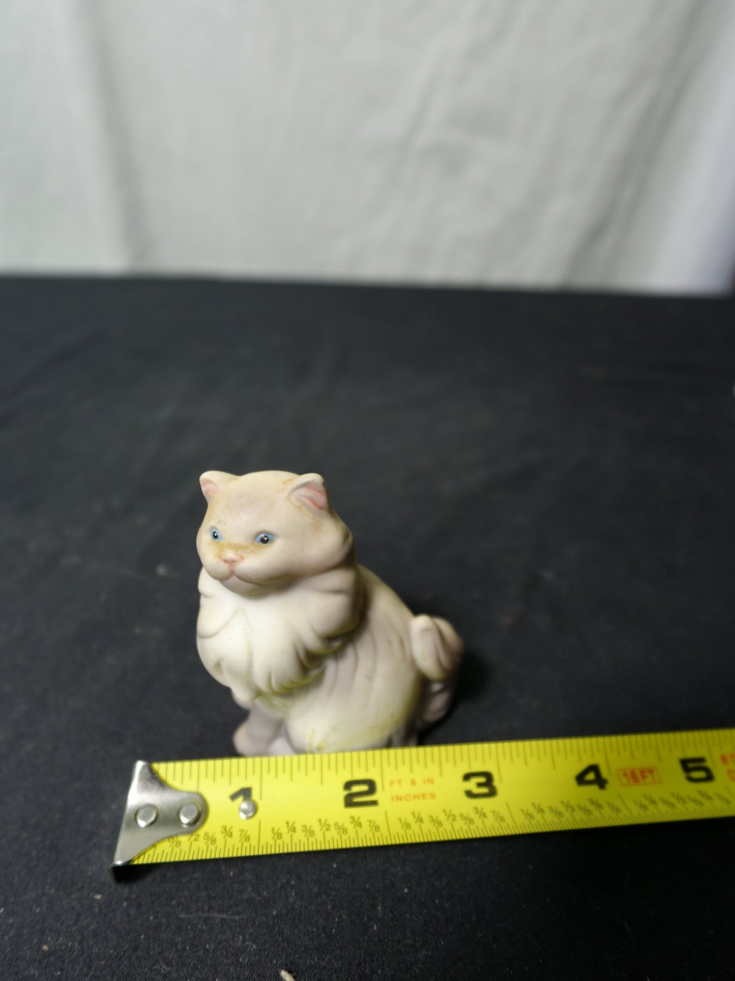 Avon 1984 Cat Figurine