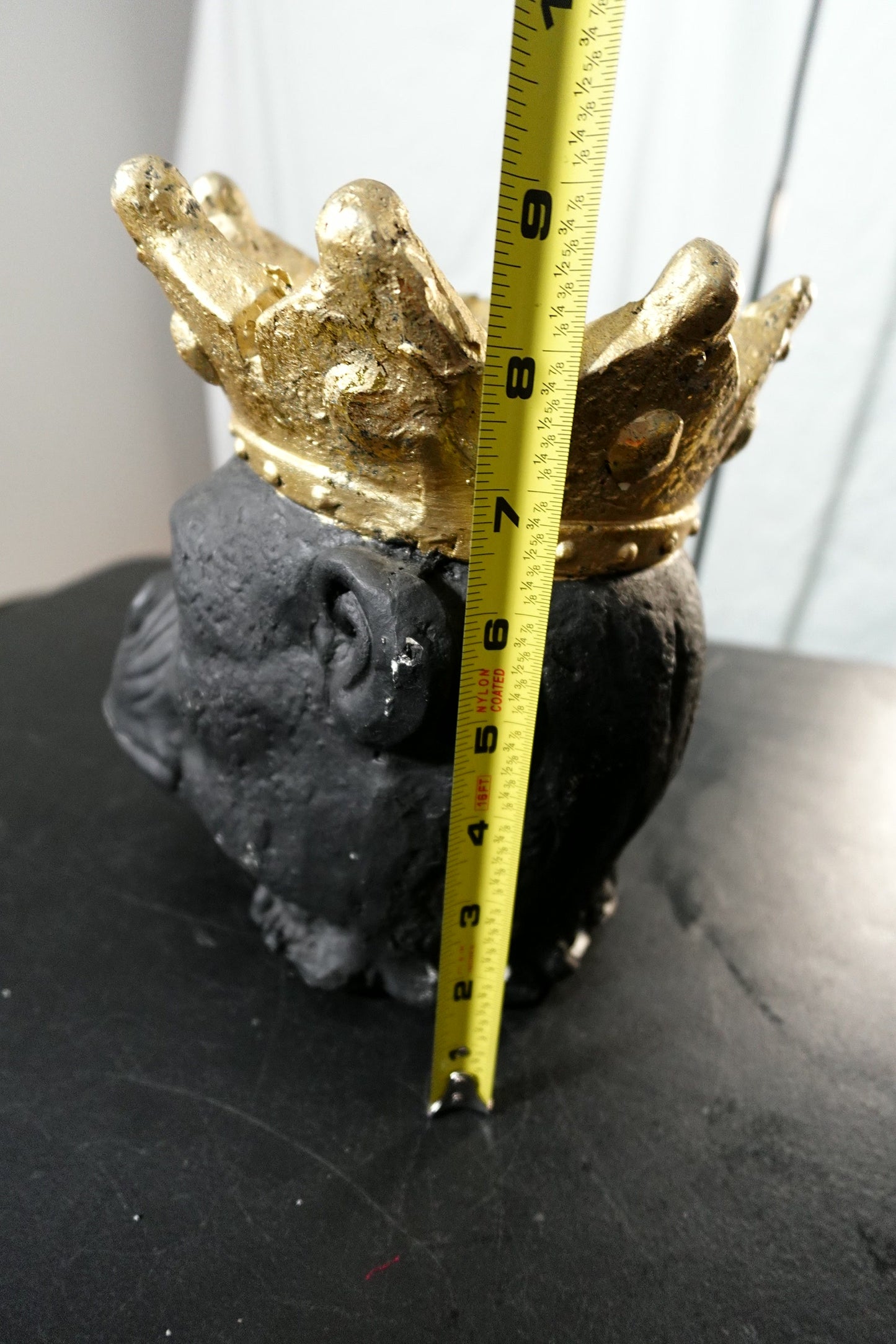 Sagebrook Home Resin 12 Gorilla Head Planter with Crown, Black