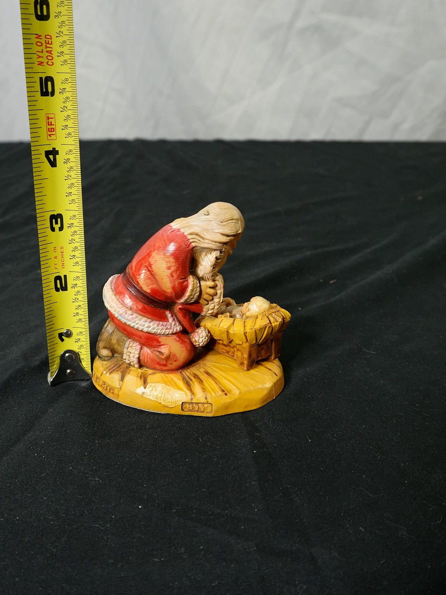 Vintage Fontanini Kneeling Santa Figurine 1984 Italy