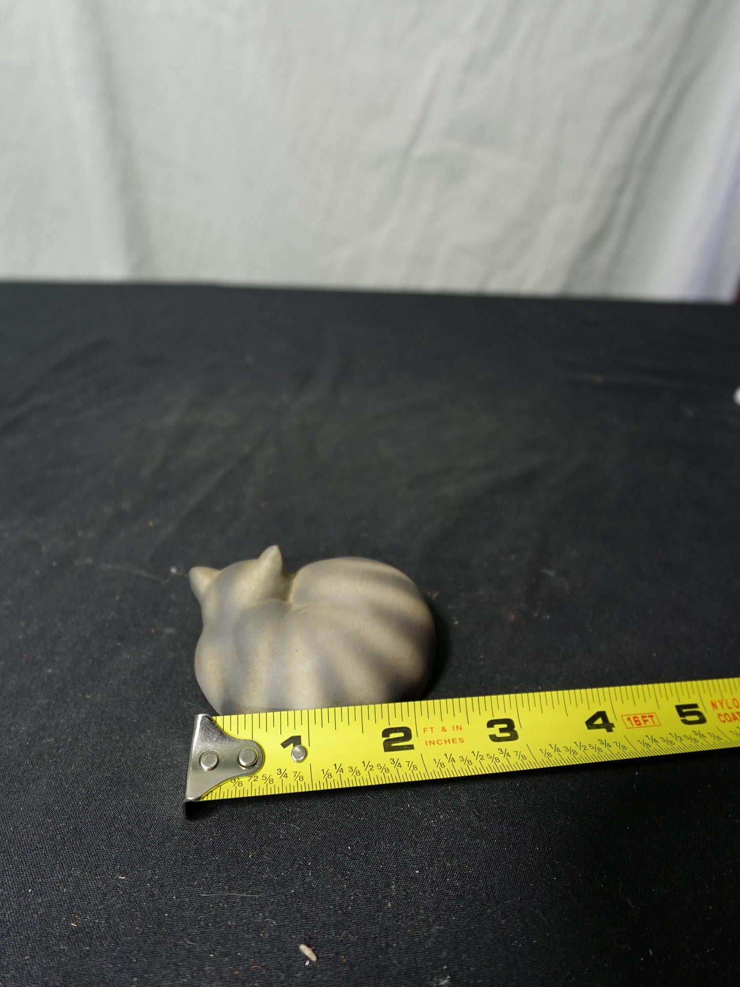 Avon 1984 Sleeping Cat Figurine