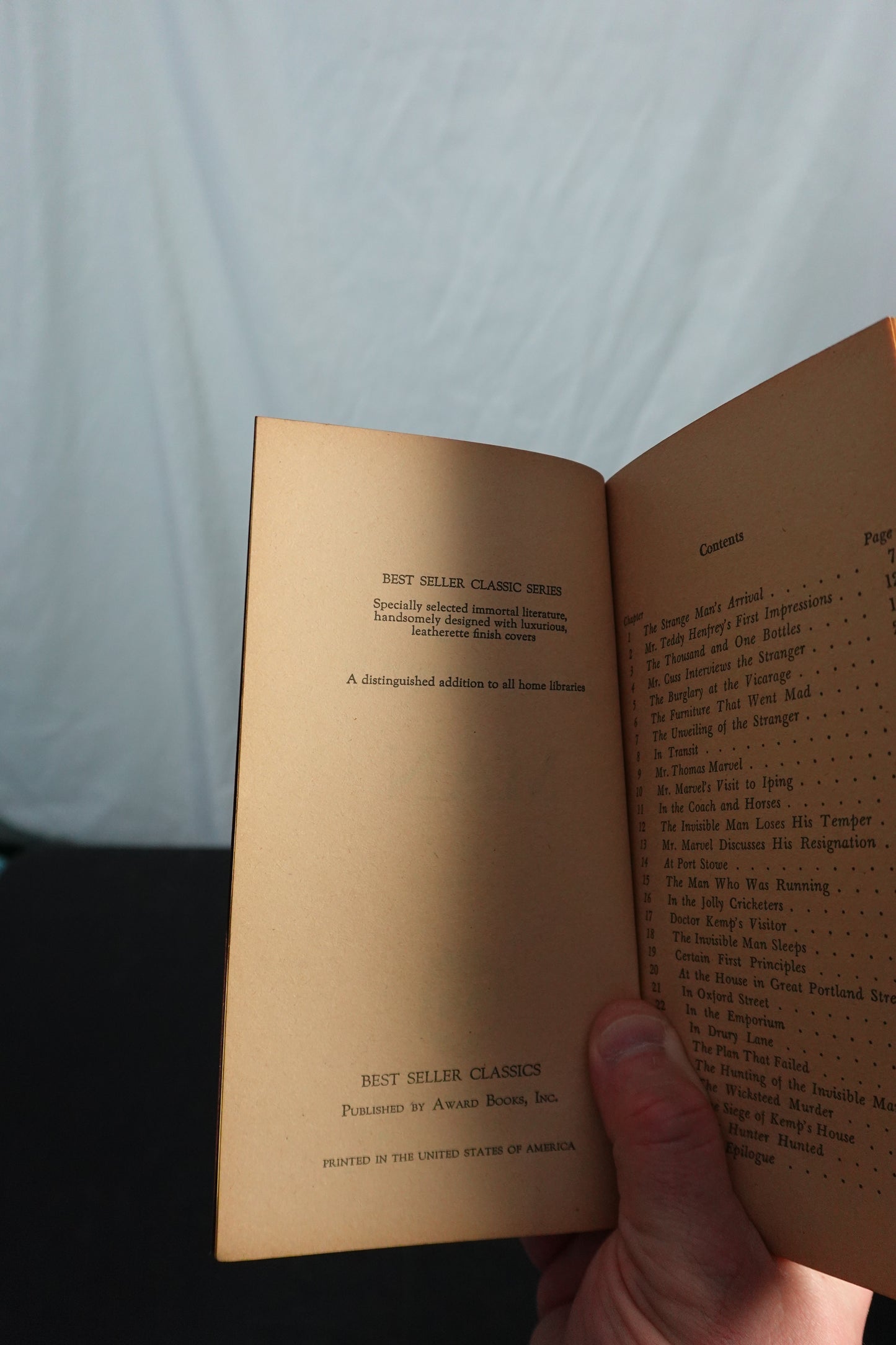 H.G. Wells The Invisible Man Award Books Edition Book