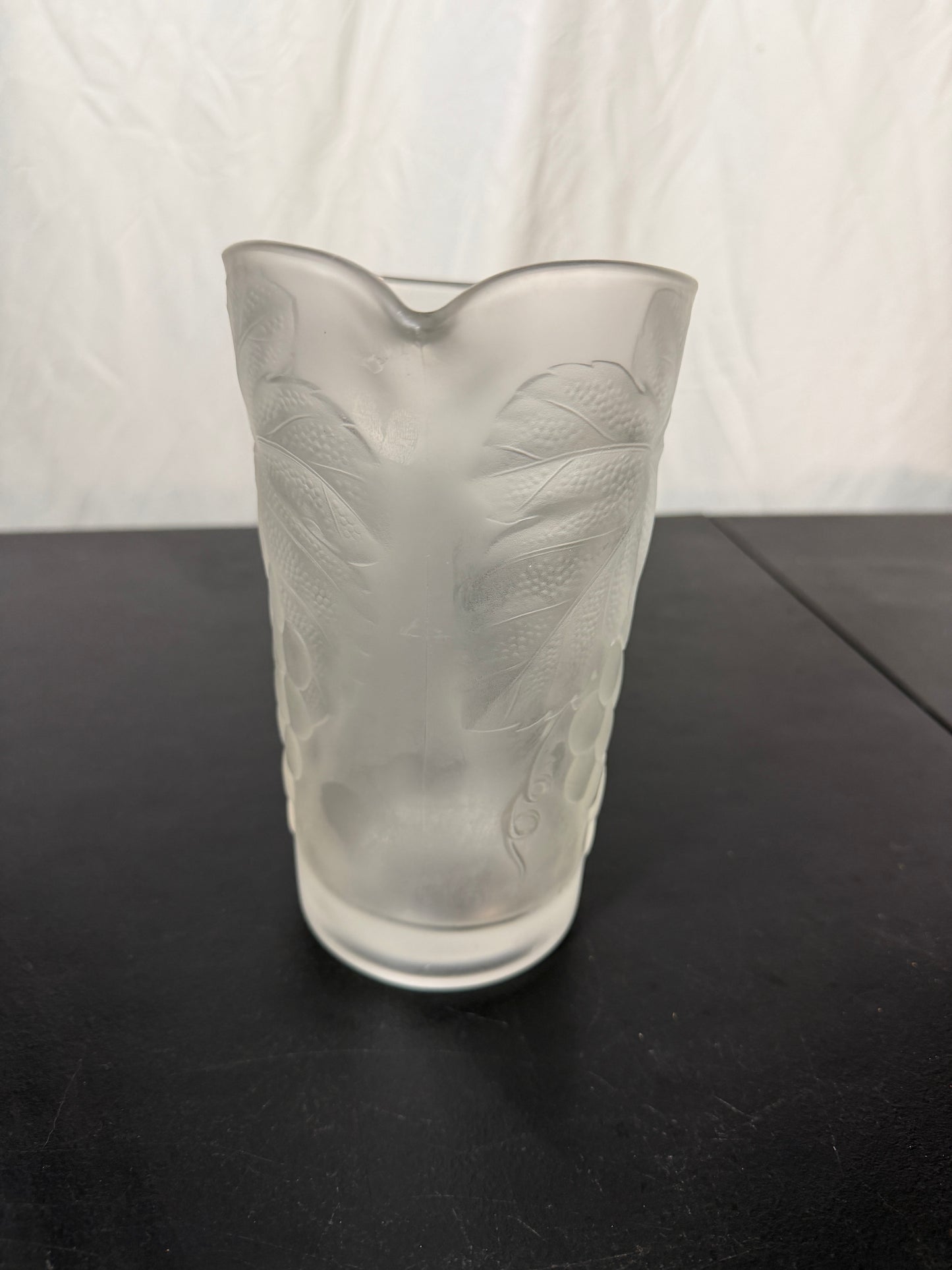Hoya Art Glass Vintage Pitcher Frosted Grapevine Design - photo 4