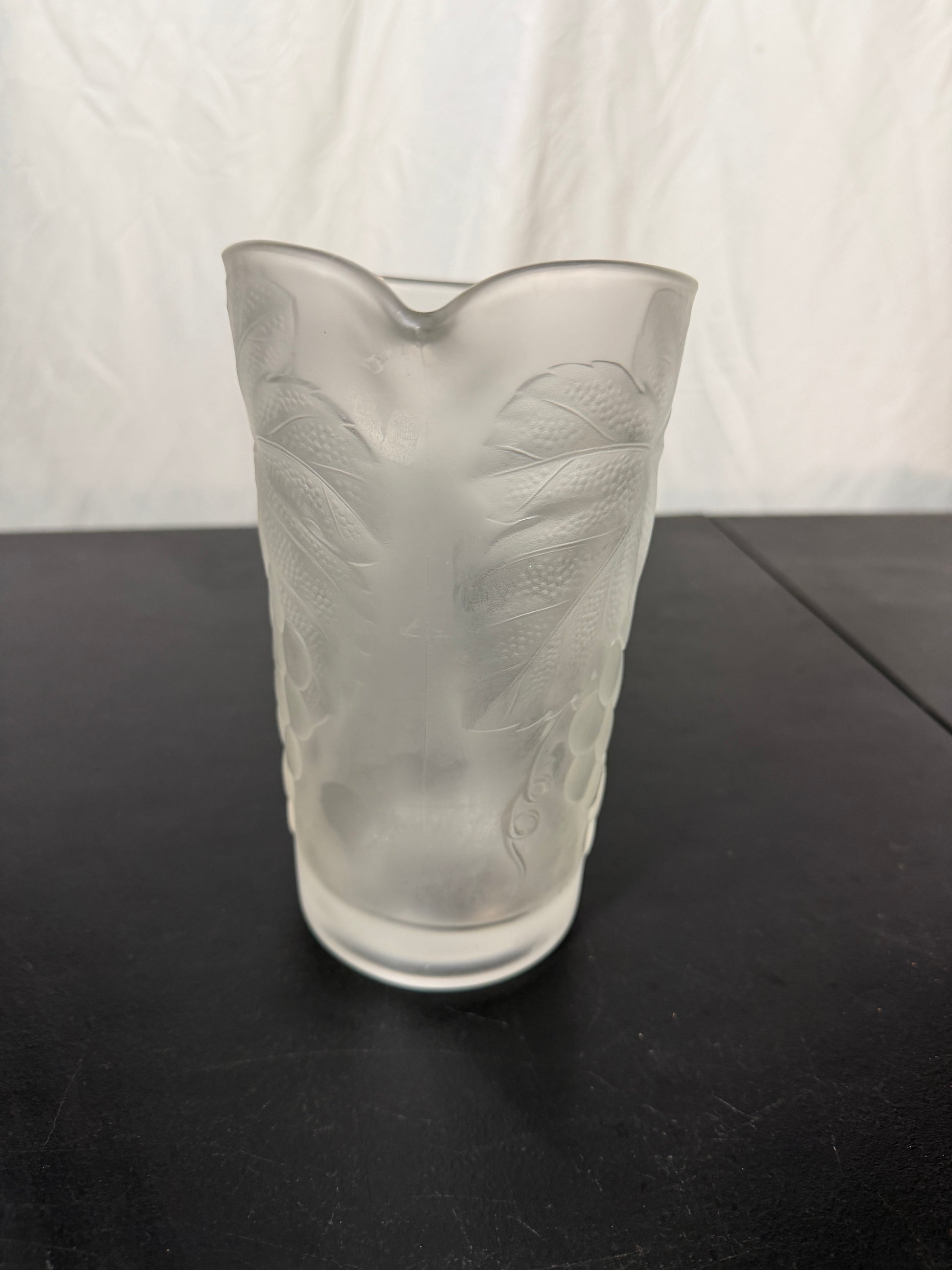Hoya Art Glass Vintage Pitcher Frosted Grapevine Design - photo 4