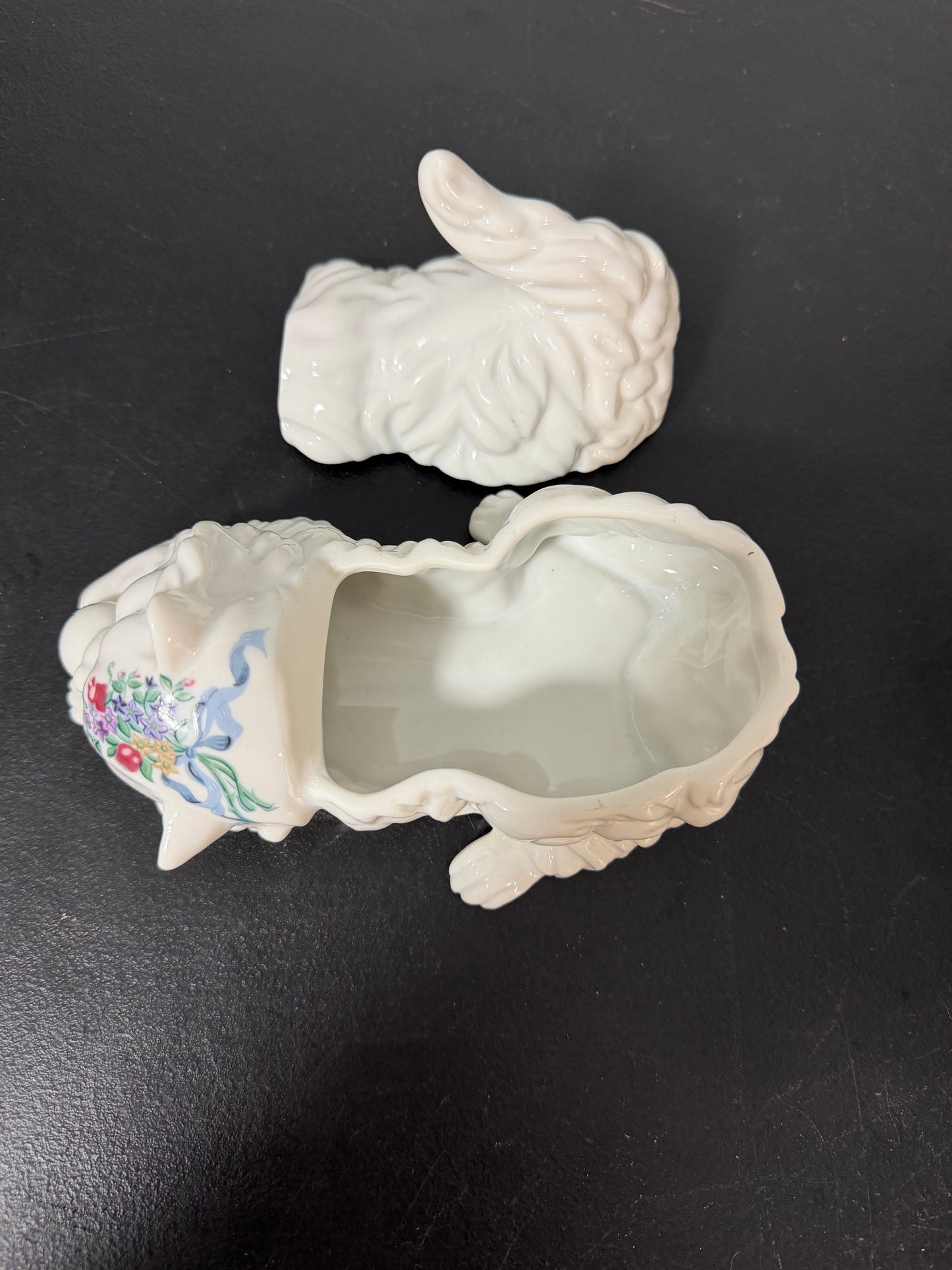 Southern Heirloom for Elizabeth Arden White Ceramic Cat Lidded Trinket Box - photo 2
