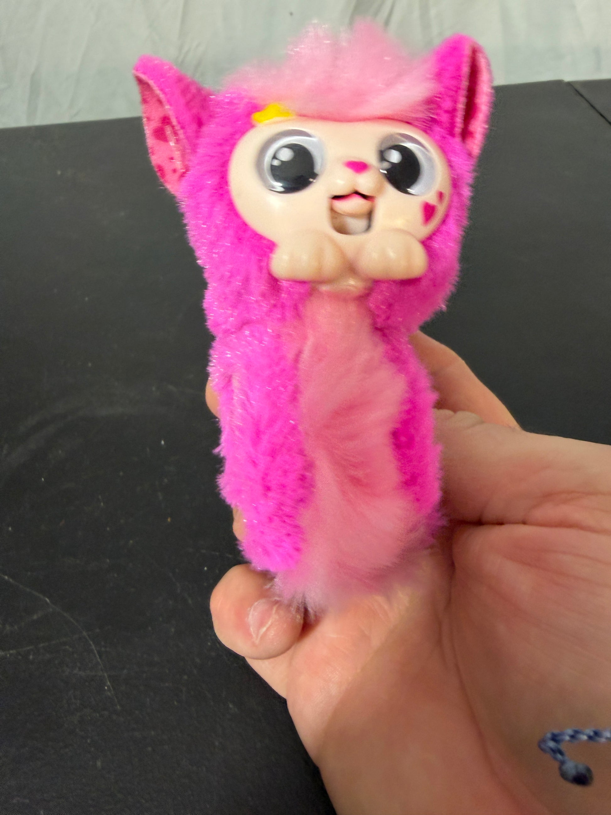 Little Live Pets Wrapples Princeza Interactive Slap-Band Bracelet - photo 2