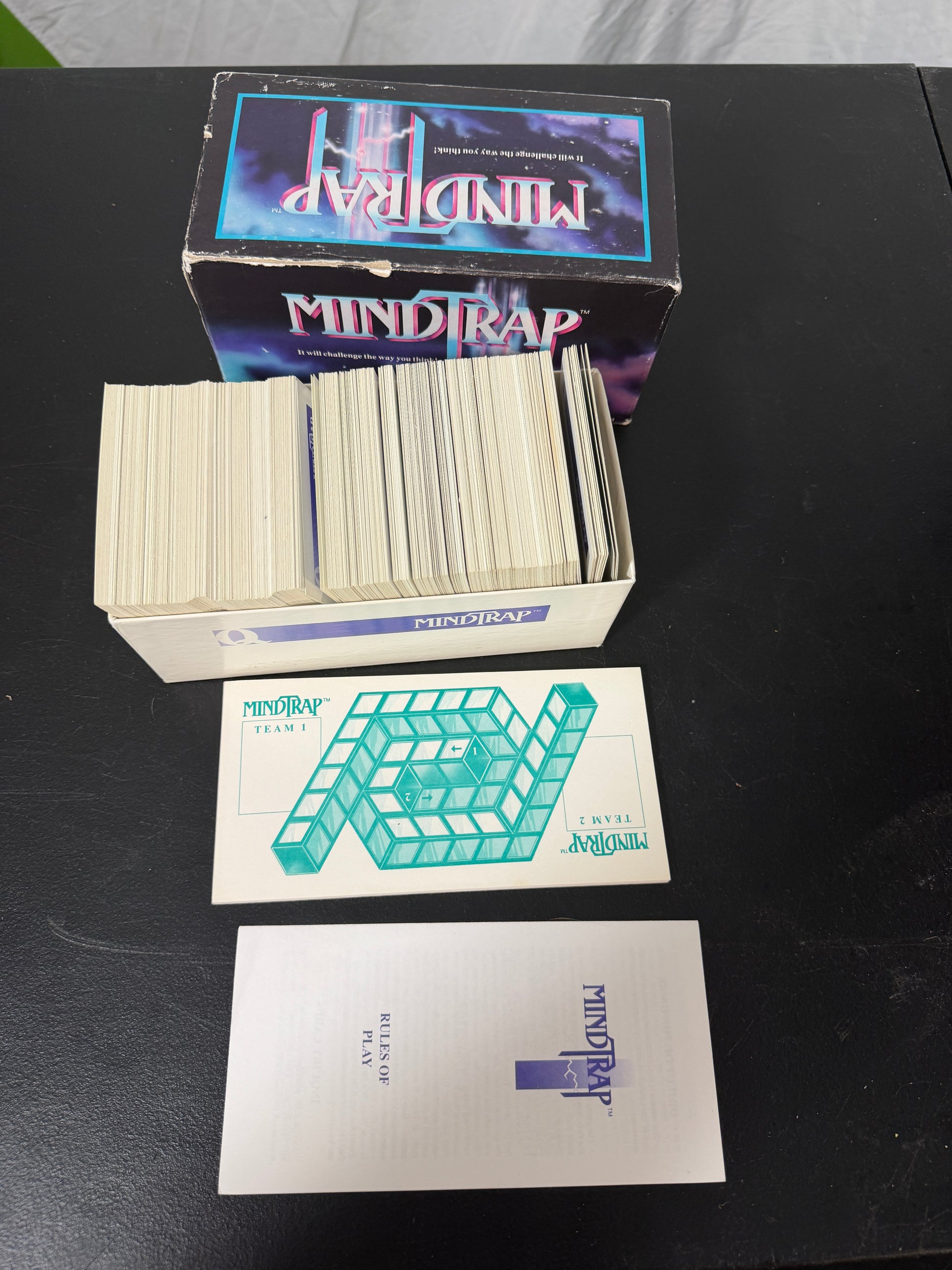 MindTrap Games Inc MindTrap Cardboard Card Game 1991 - photo 3
