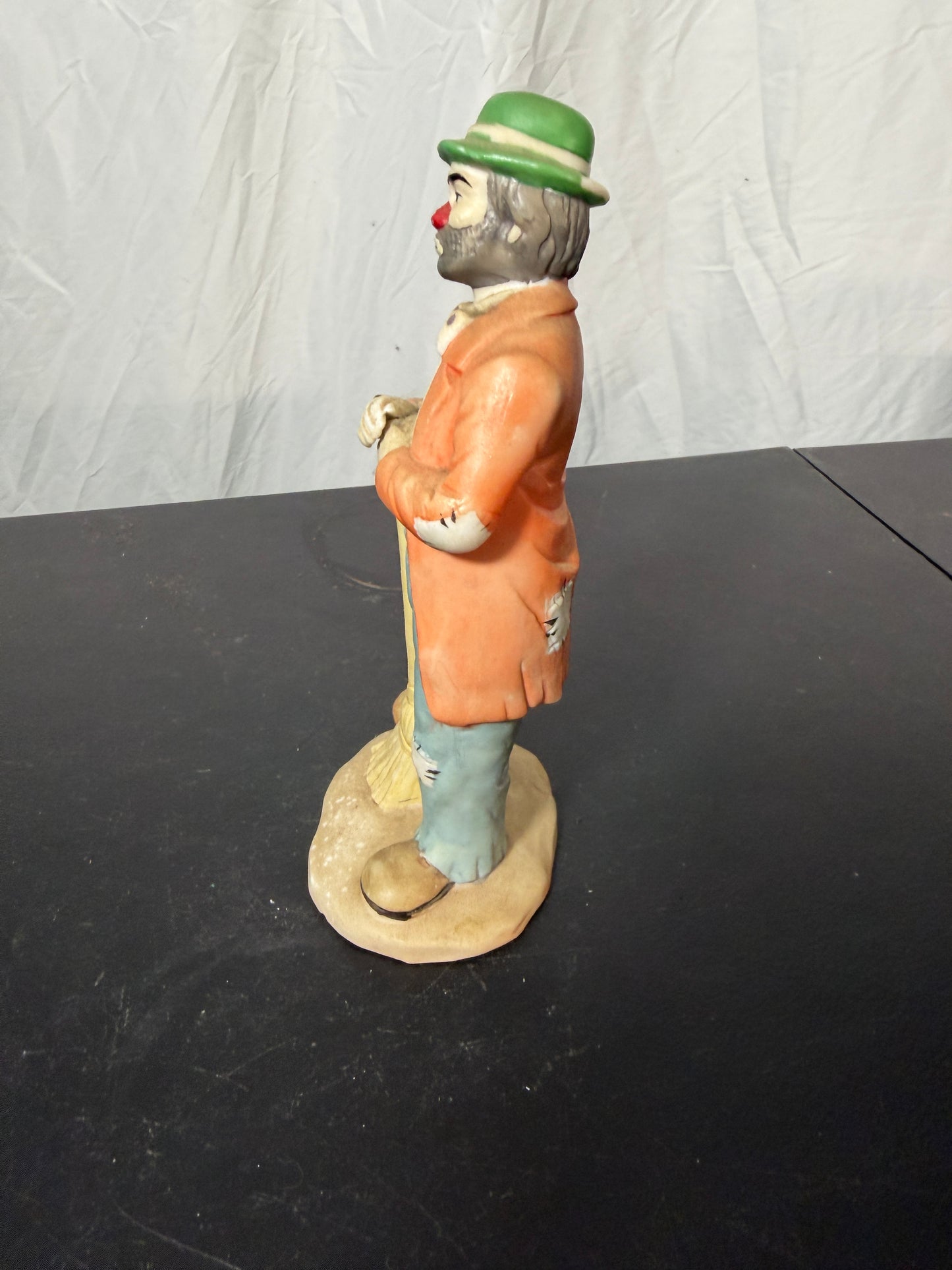 Flambro Emmett Kelly Jr. Hobo Clown Figurine Holding Broom - photo 2