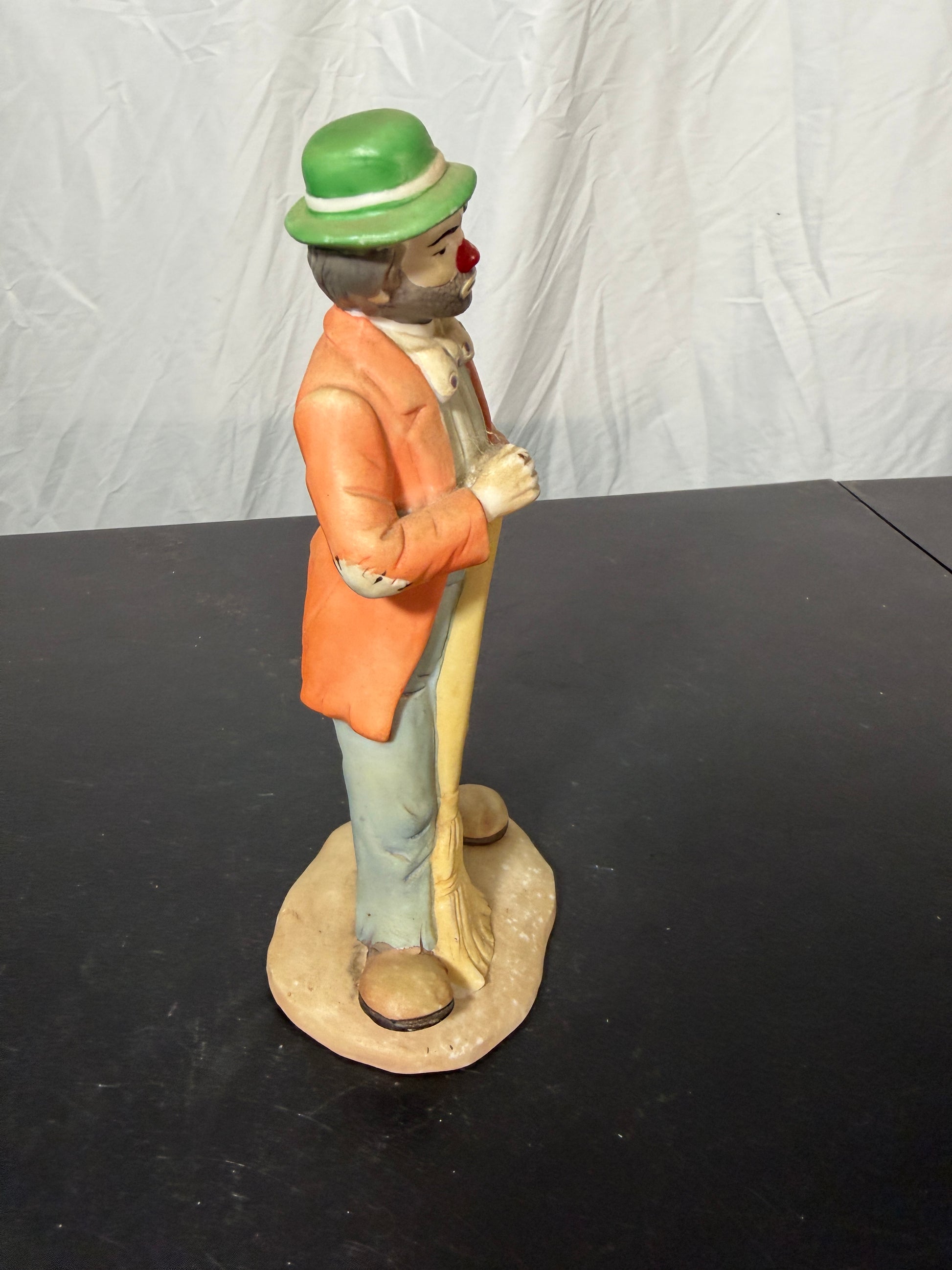 Flambro Emmett Kelly Jr. Hobo Clown Figurine Holding Broom - photo 4