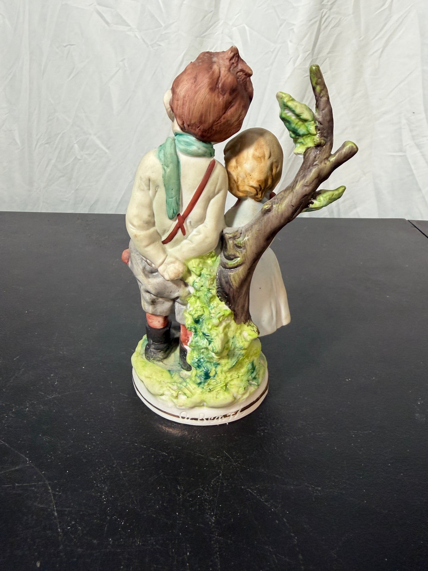 Giuseppe Cappé Capodimonte Porcelain Figurine of Boy and Girl 1959 - photo 3