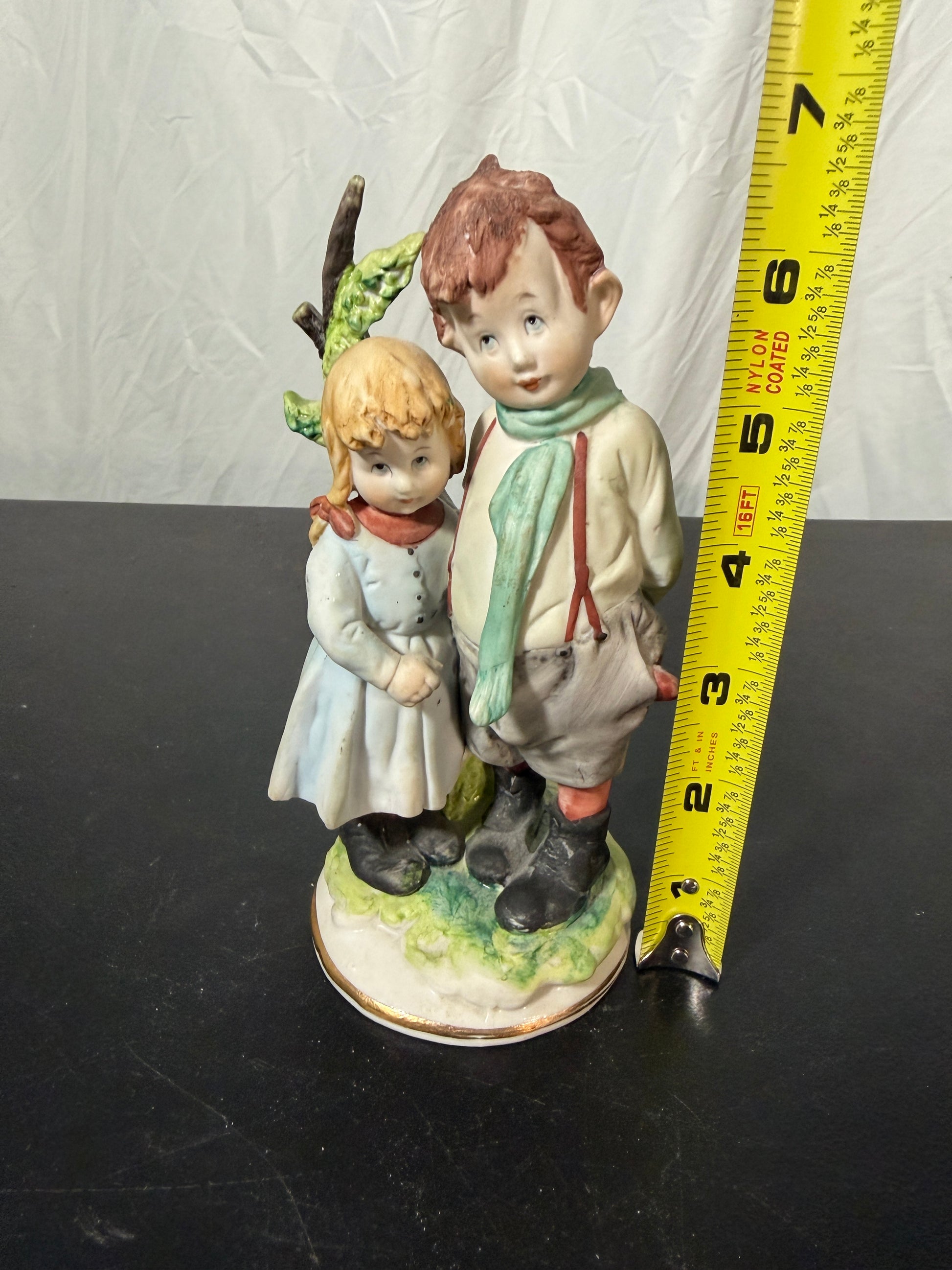 Giuseppe Cappé Capodimonte Porcelain Figurine of Boy and Girl 1959 - photo 6