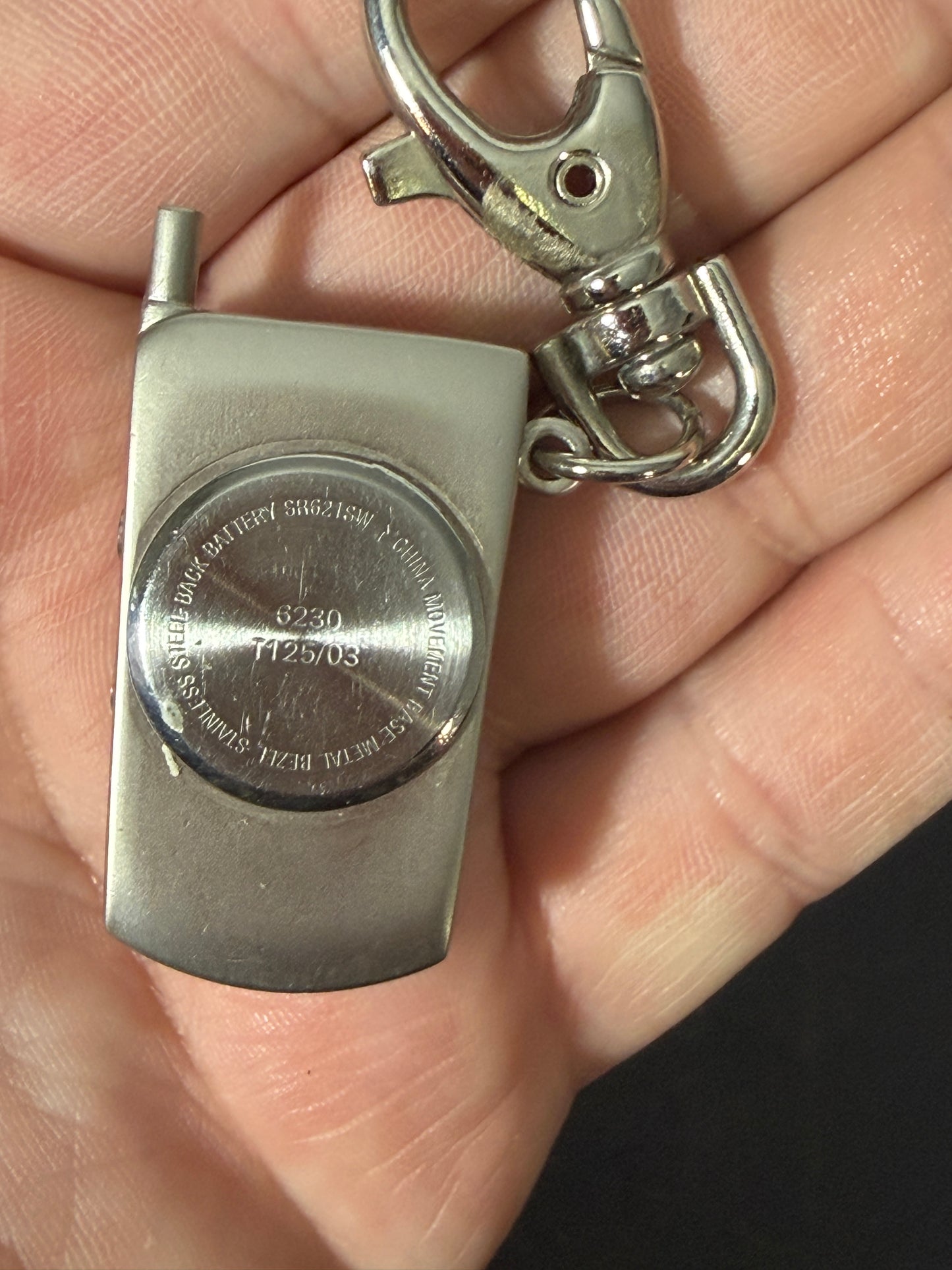 Y2K Retro Flip Phone Keychain Charm Metal - photo 3