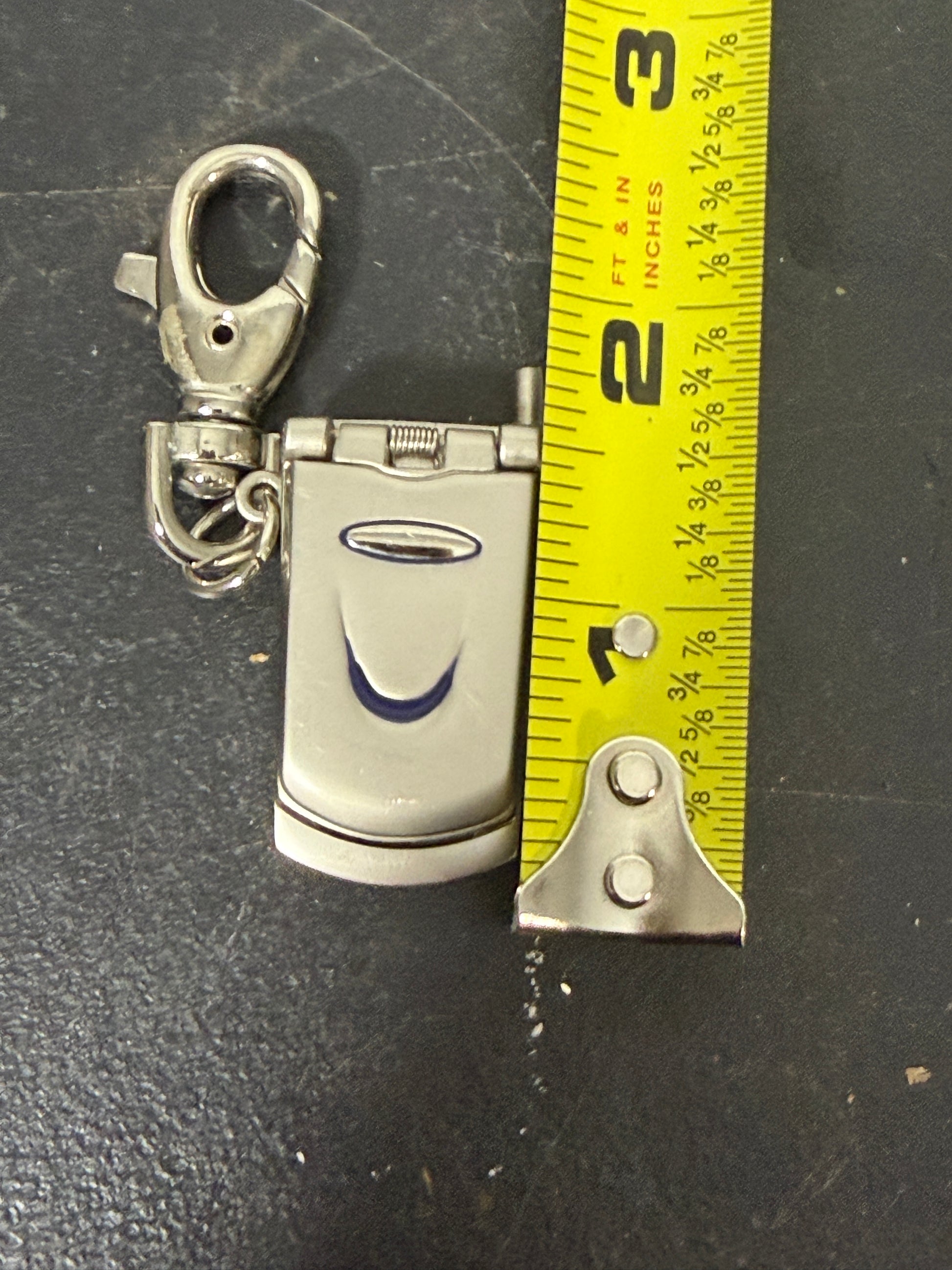 Y2K Retro Flip Phone Keychain Charm Metal - photo 4