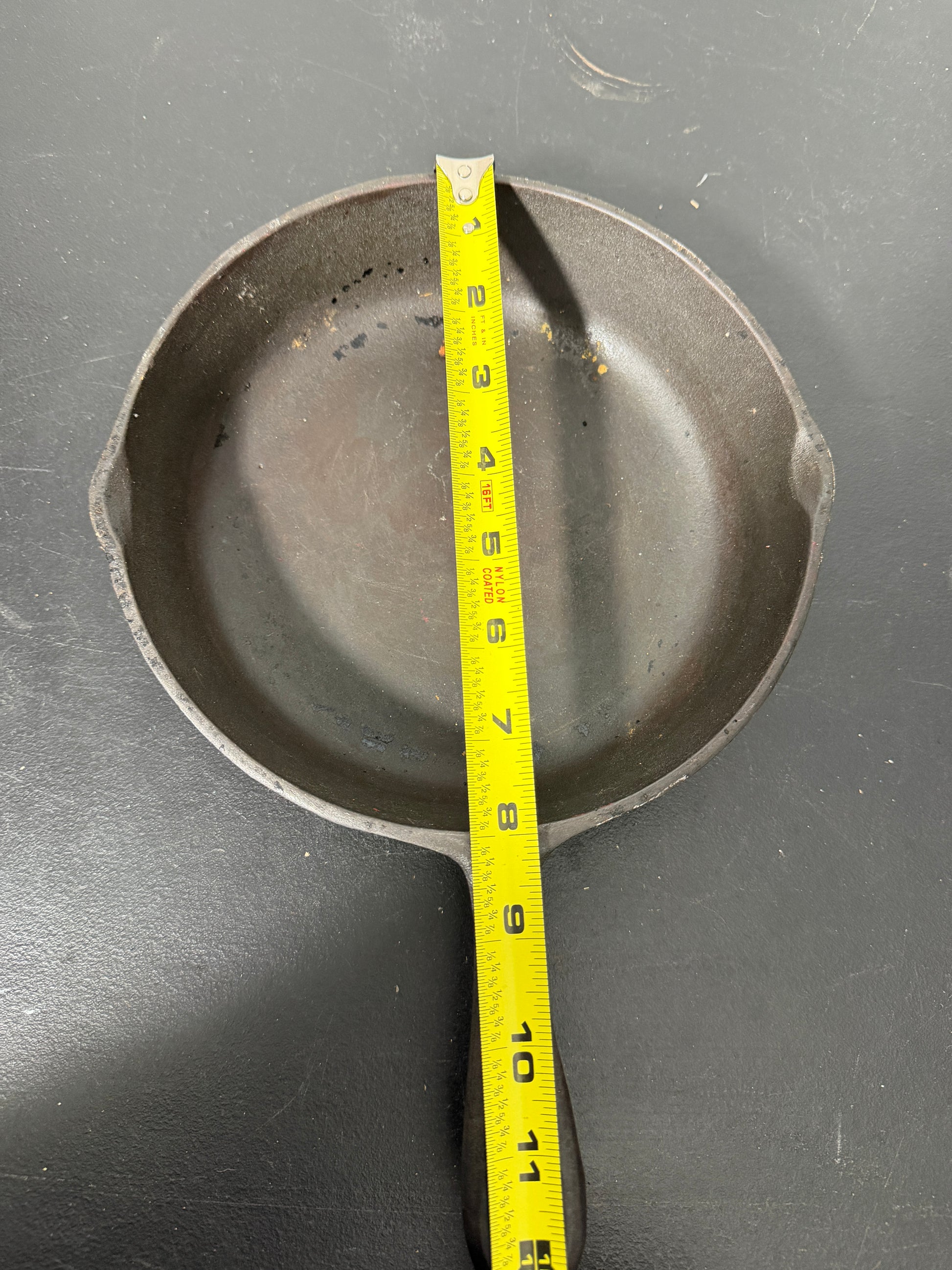 Vintage Cast Iron Skillet No. 5 8 Inch - photo 4