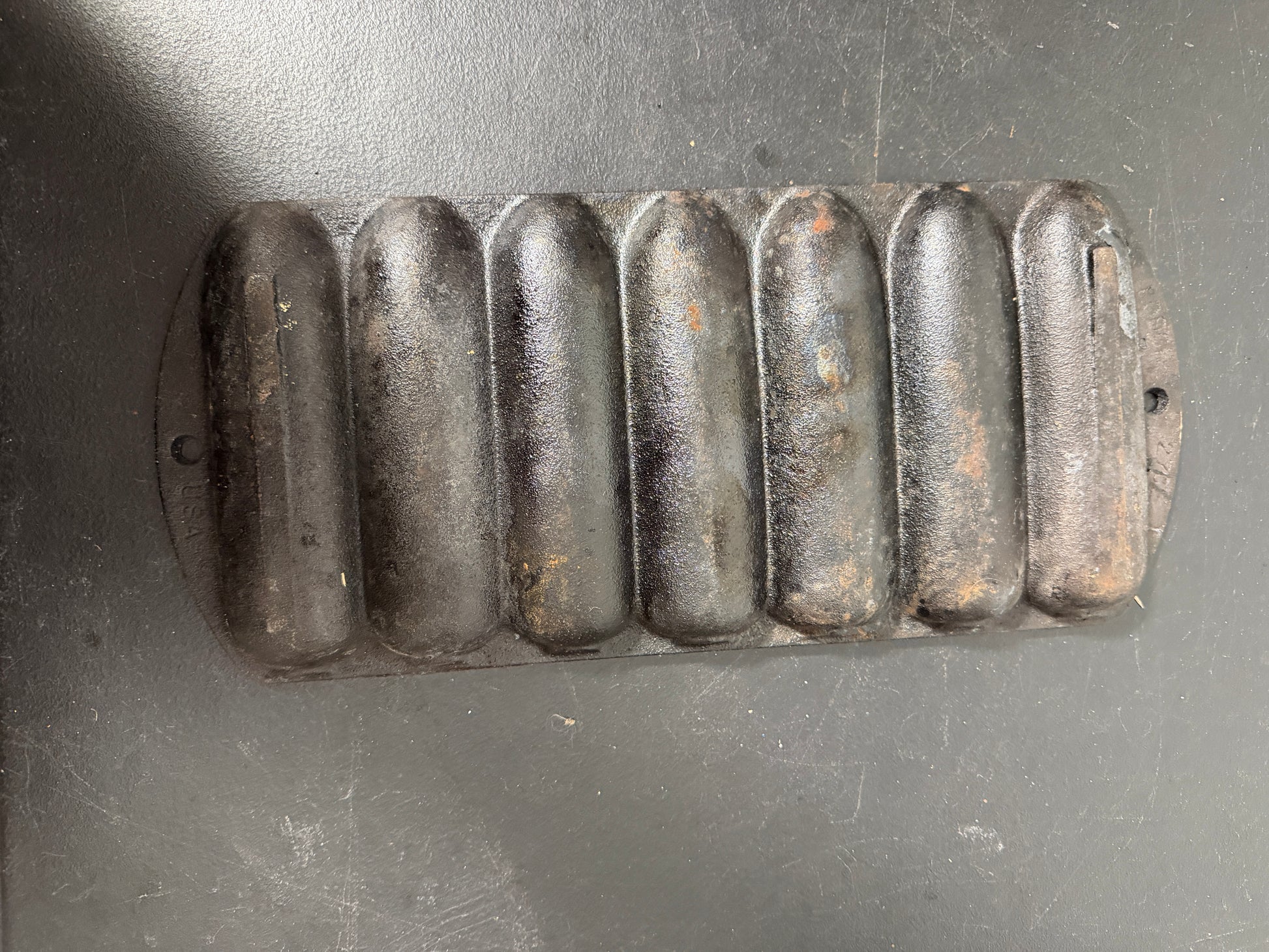 Lodge Cast Iron Cornbread Pan 6 Cobs - photo 2