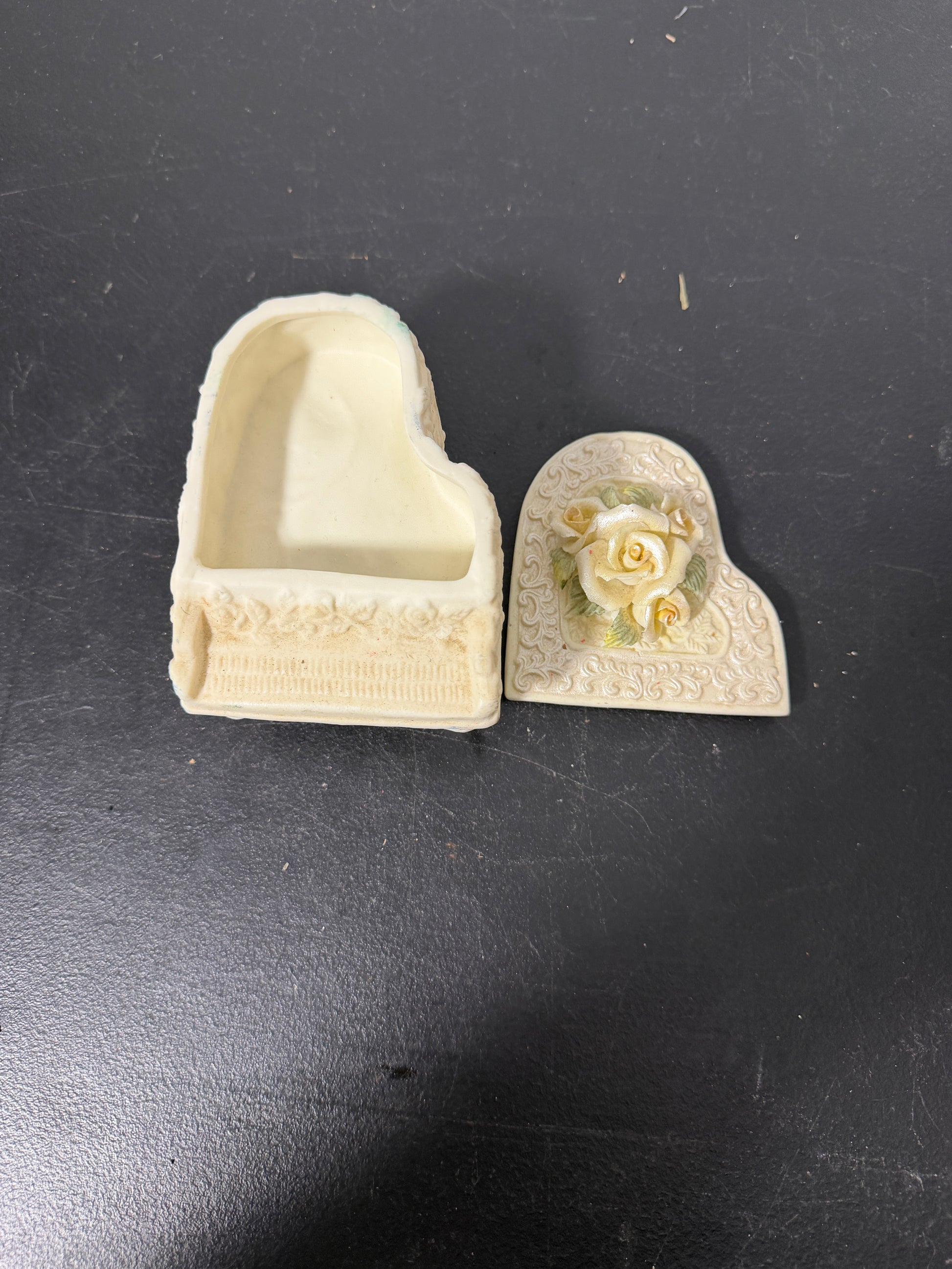 Heart Shaped Piano Trinket Box with Roses Ceramic - photo 2