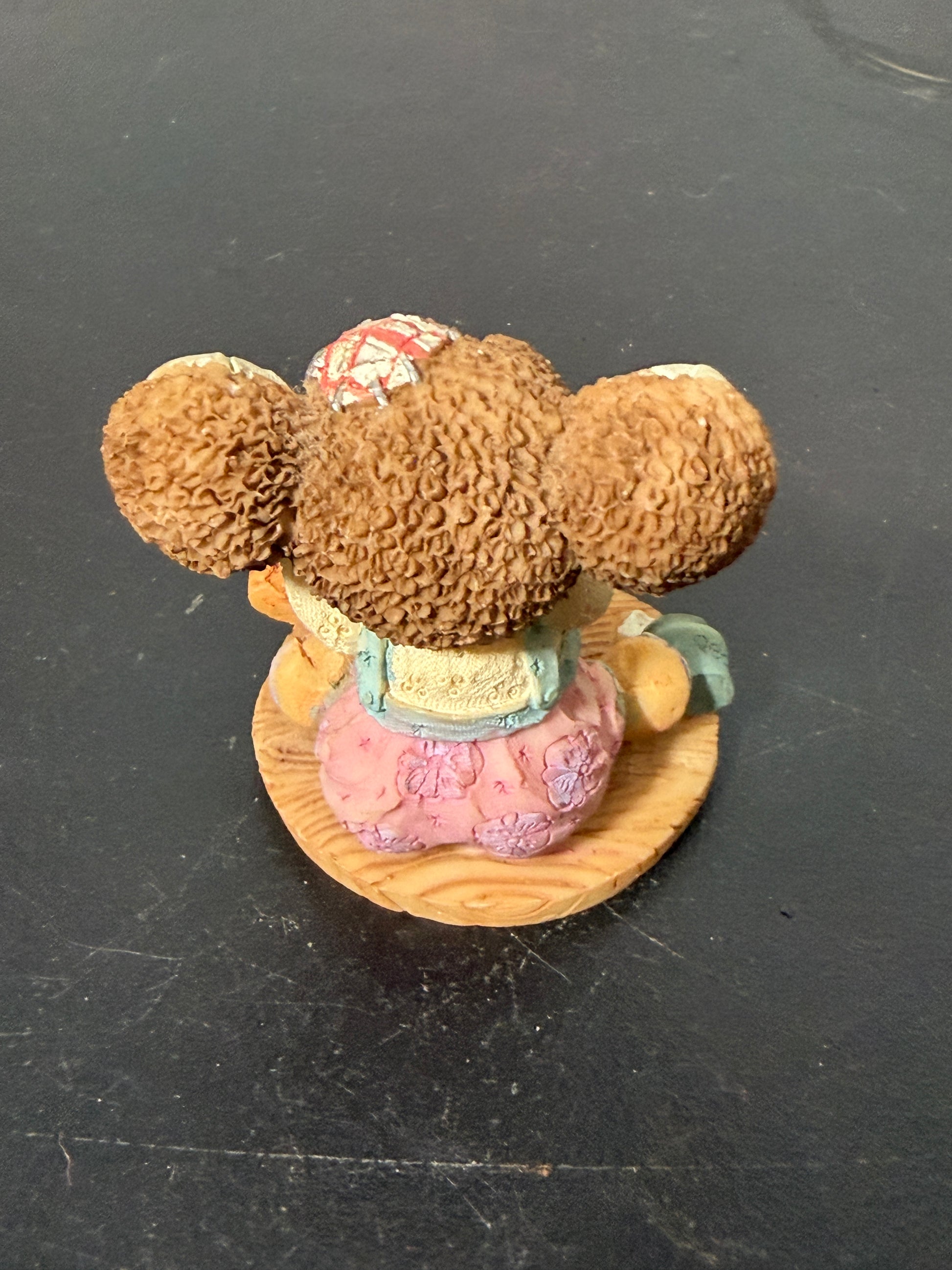 Resin Mouse Figurine with Palette and Flowers - Made in China - photo 3