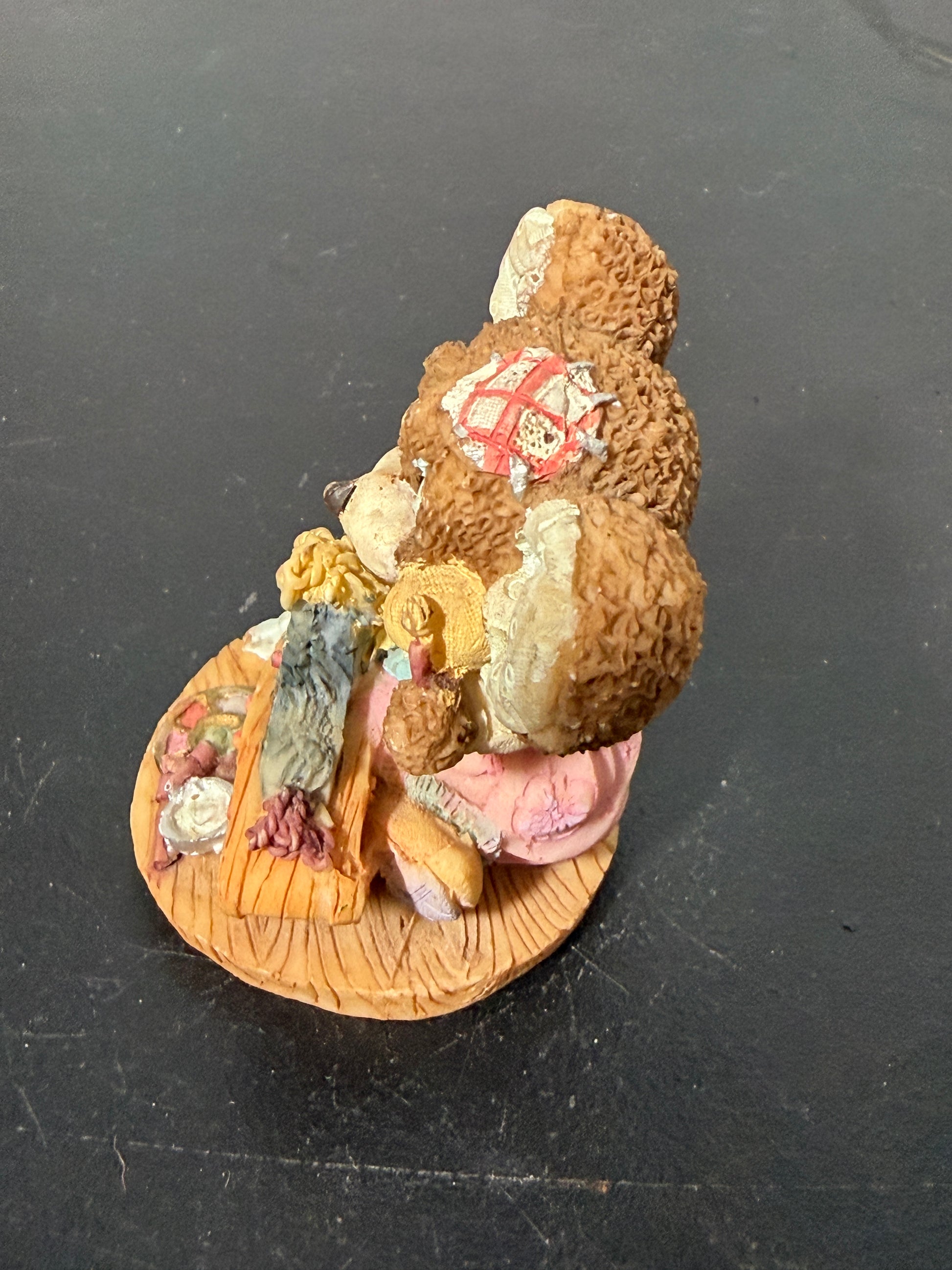 Resin Mouse Figurine with Palette and Flowers - Made in China - photo 4