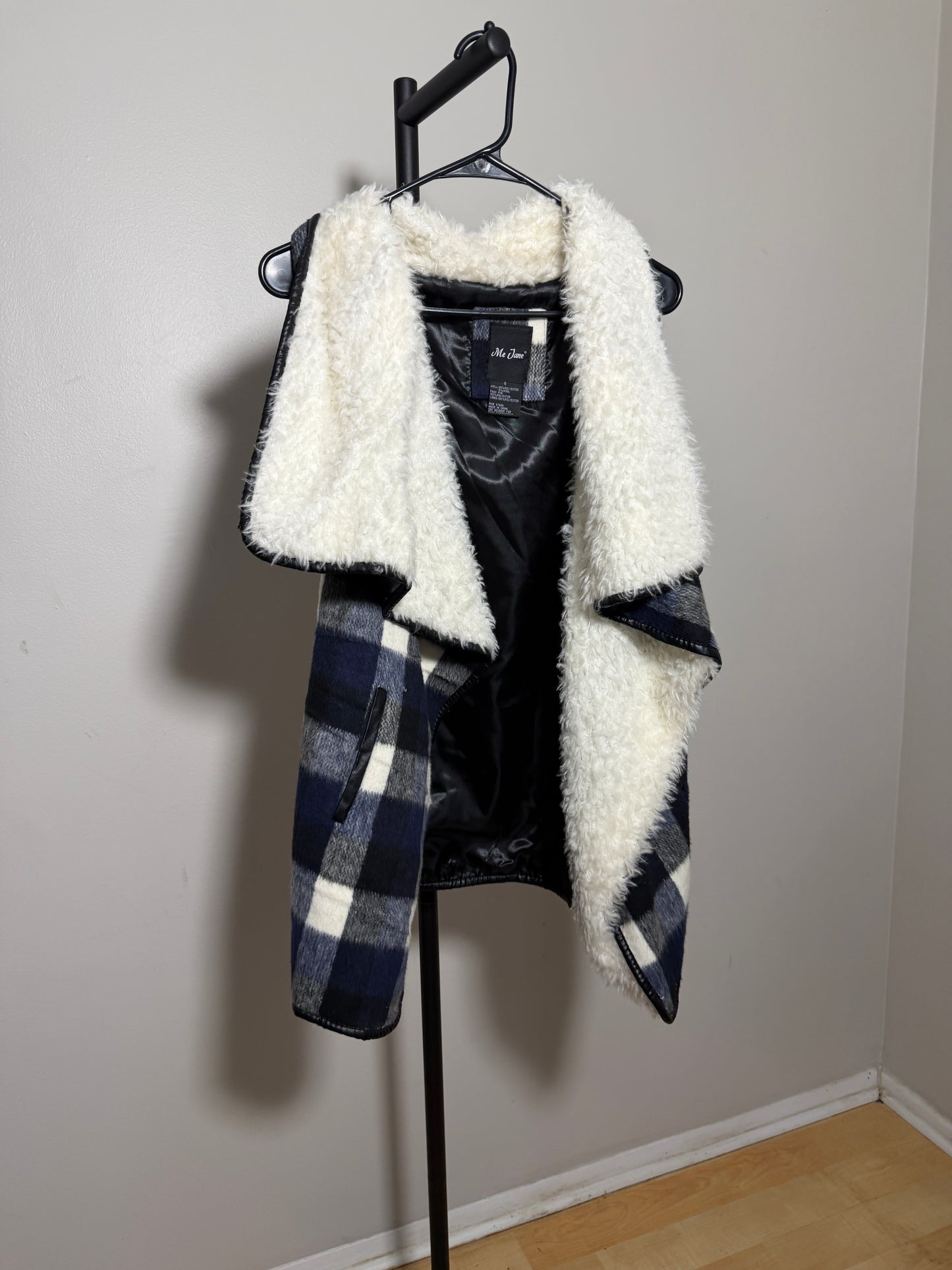 Me Jane Women's Small Plaid Vest