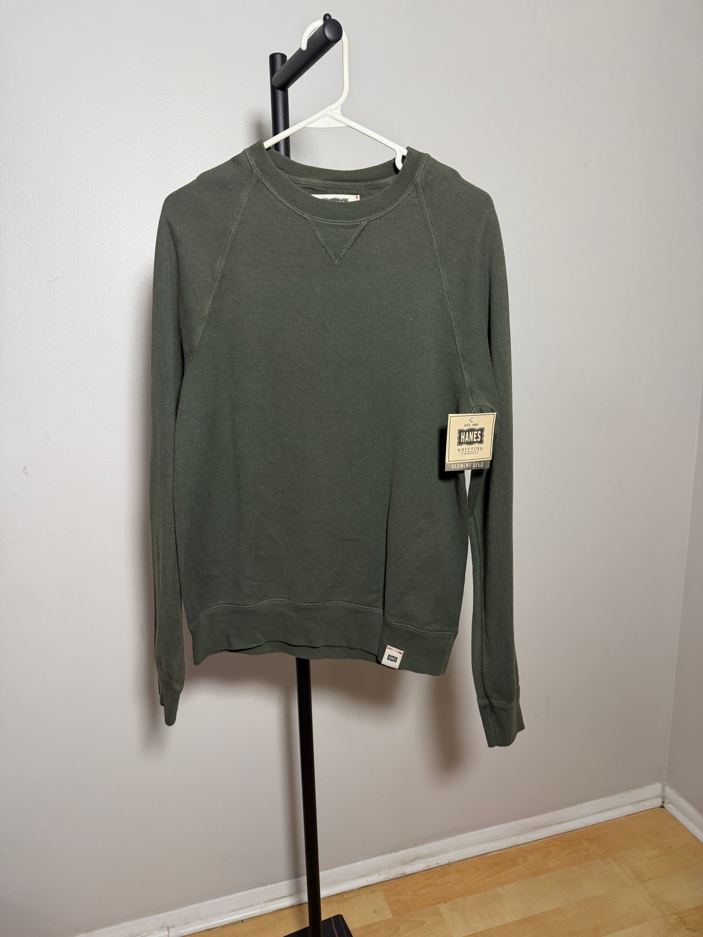 Hanes Small Pullover Sweatshirt NWT
