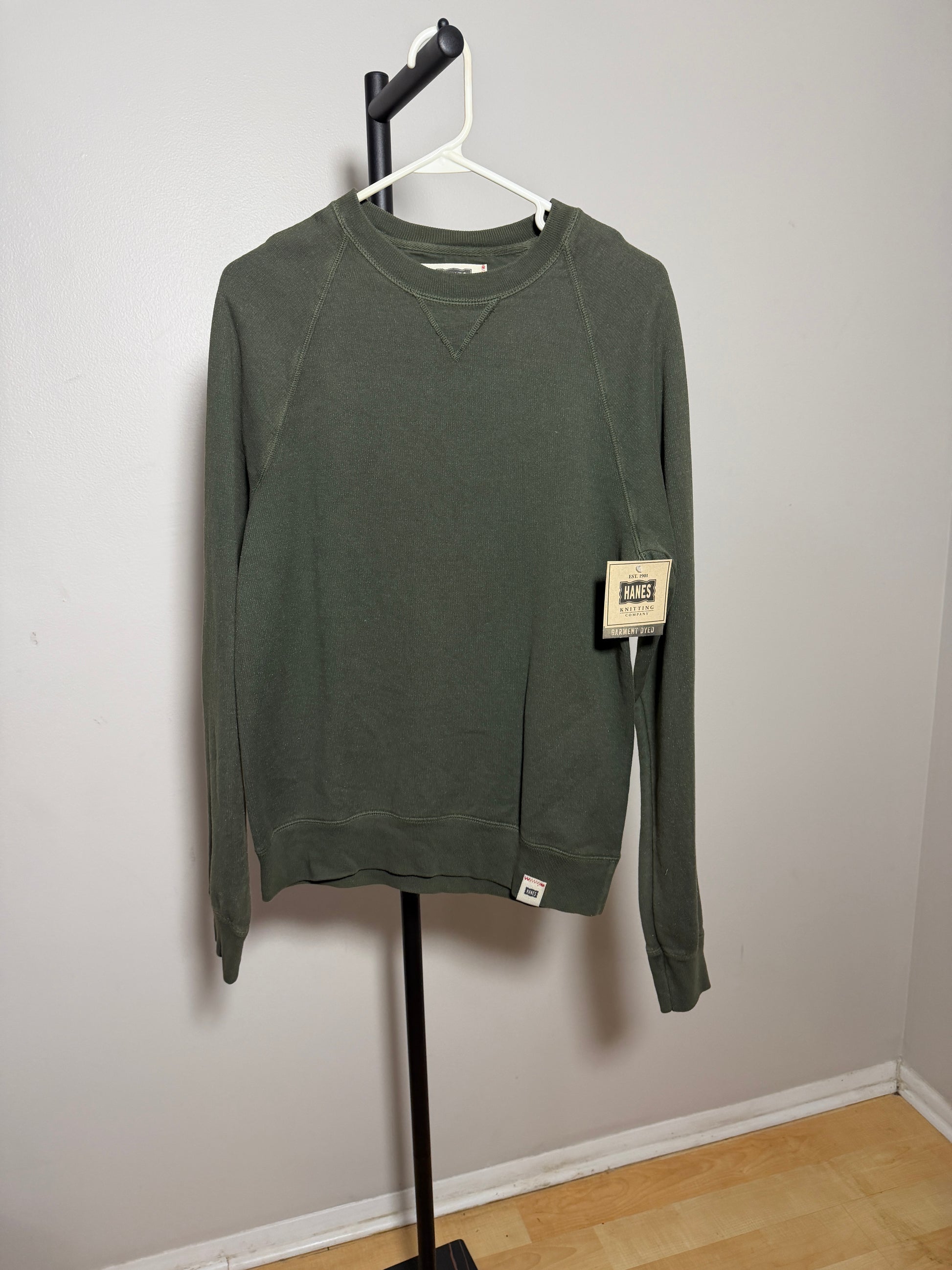 Hanes Small Pullover Sweatshirt NWT