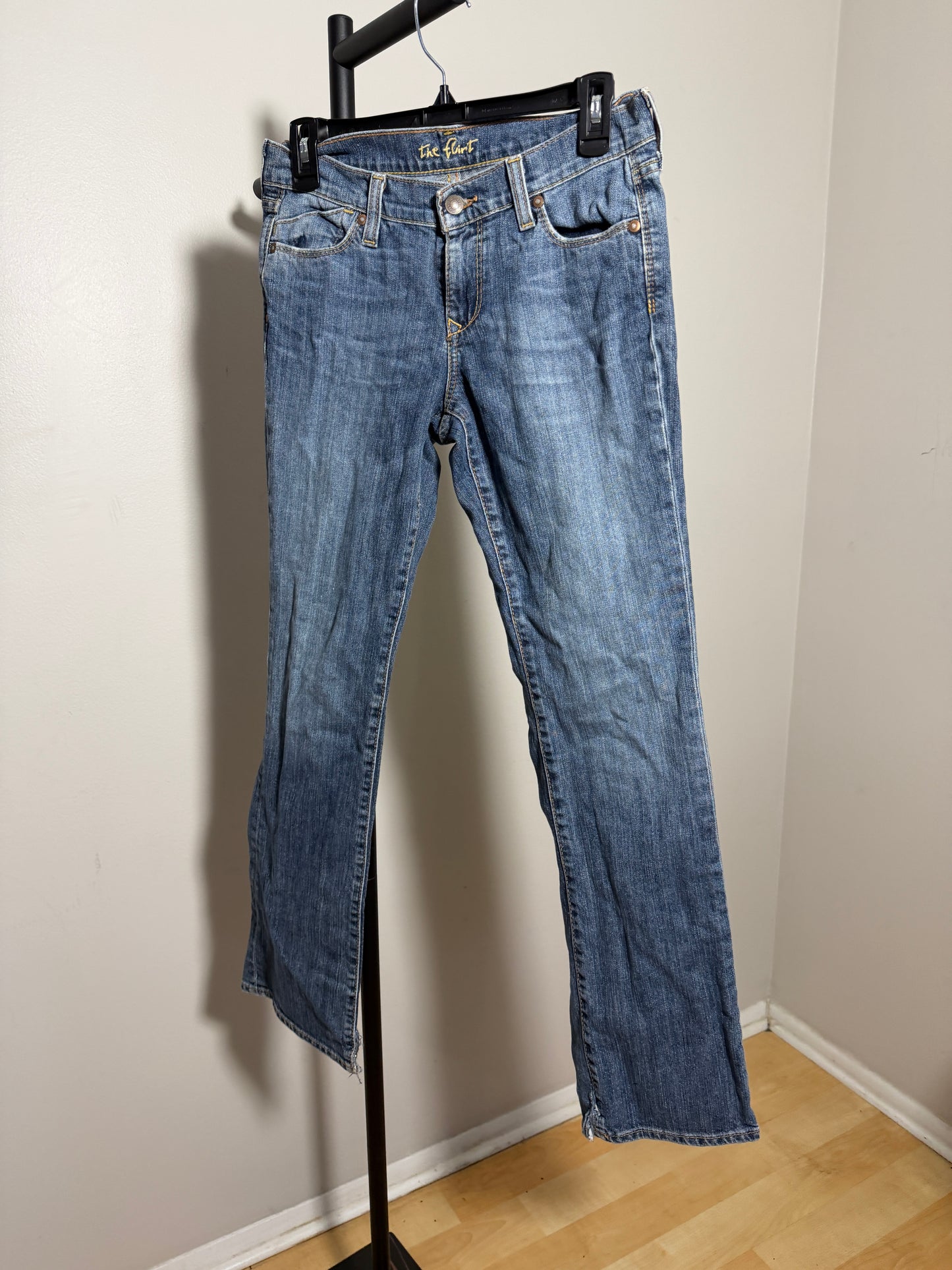 The Grit Women's 2 Regular Jeans