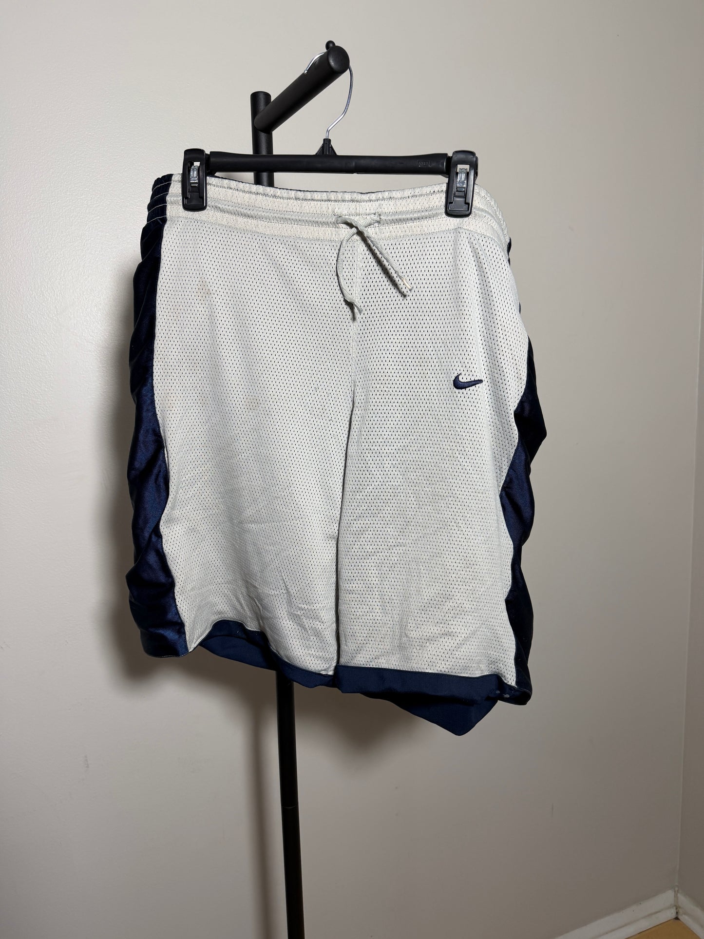 Nike Mens L Basketball Shorts