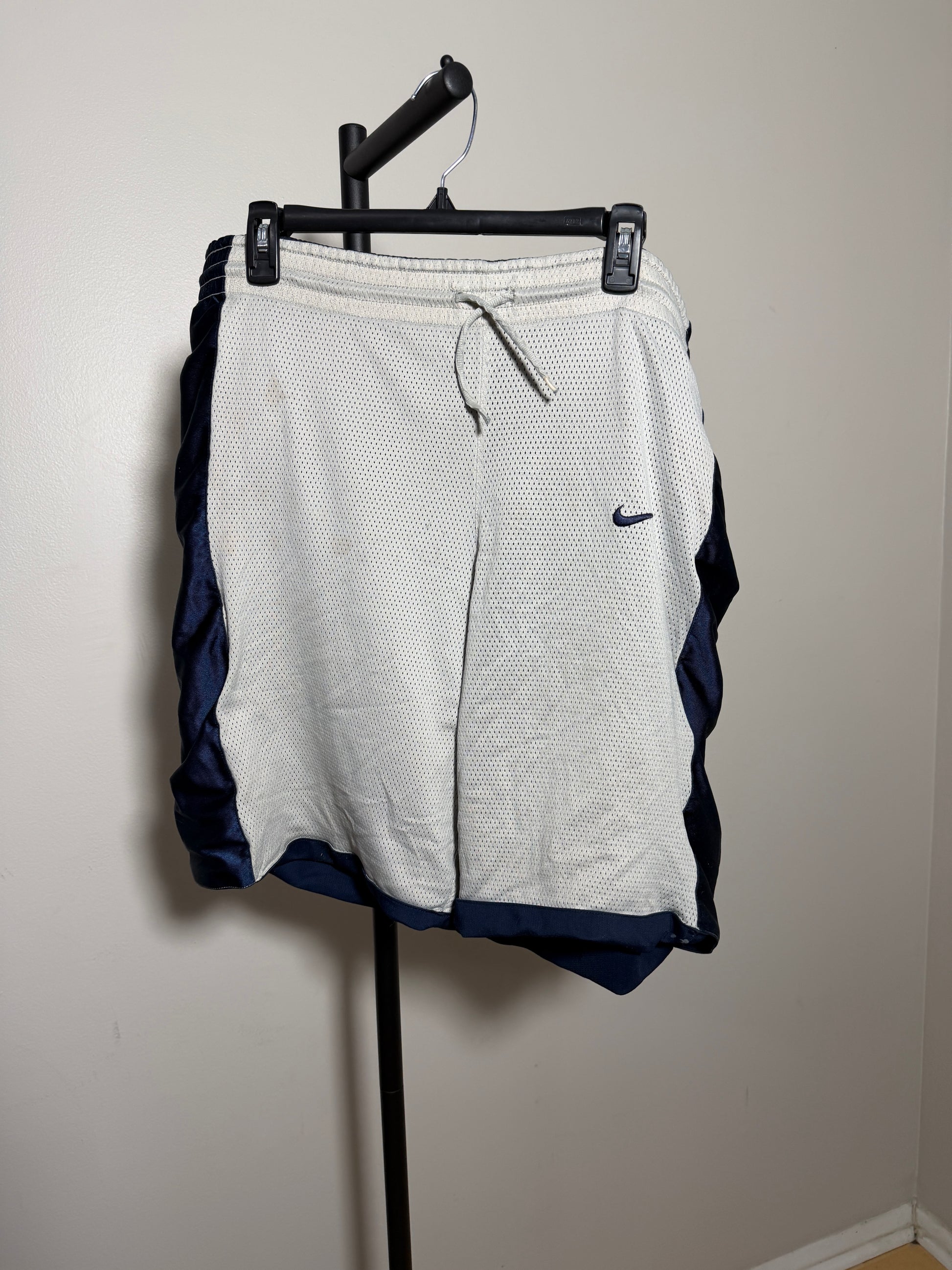 Nike Mens L Basketball Shorts