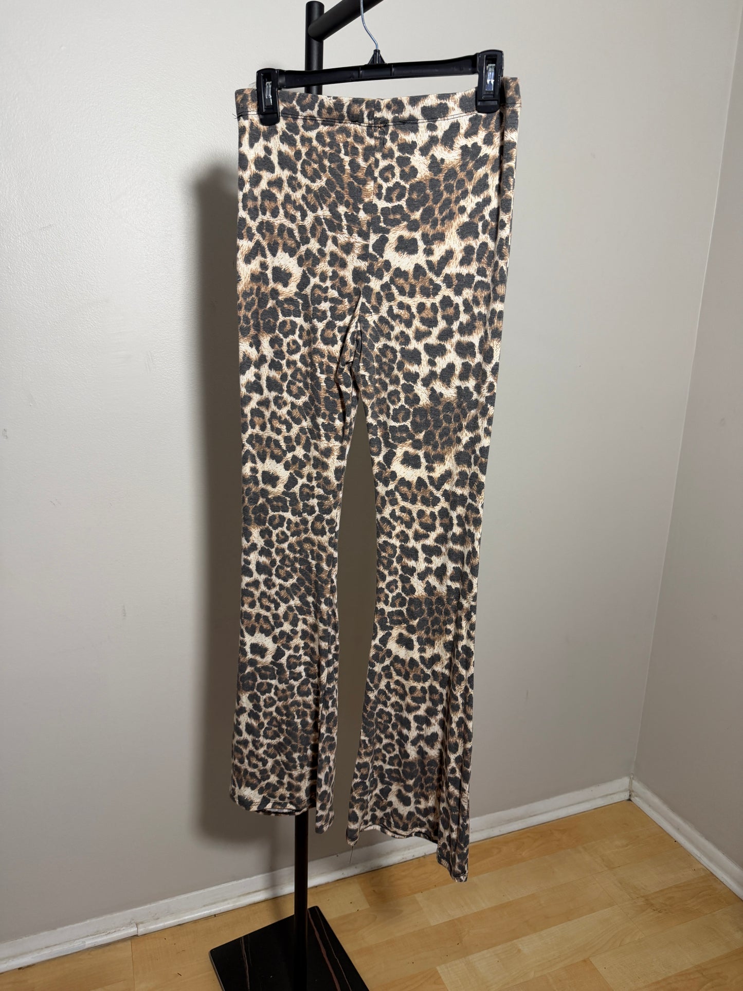 Vine & Love Women's Small Leopard Print Flare Pants - photo 4