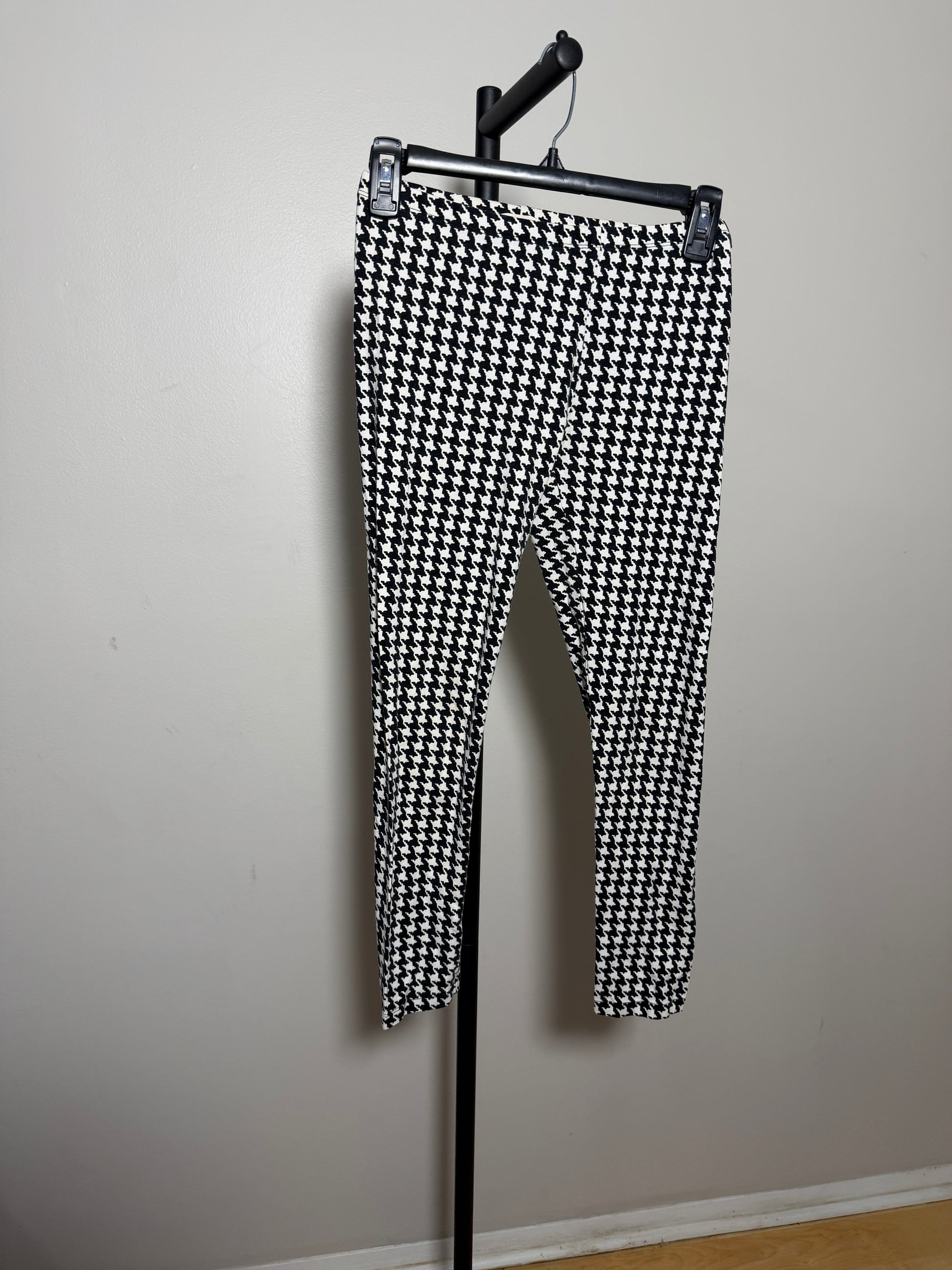 Pink Republic Women's M Houndstooth Leggings